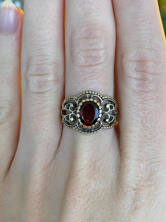 Vintage Solid 10k Yellow Gold Garnet Ring - Size 6.5