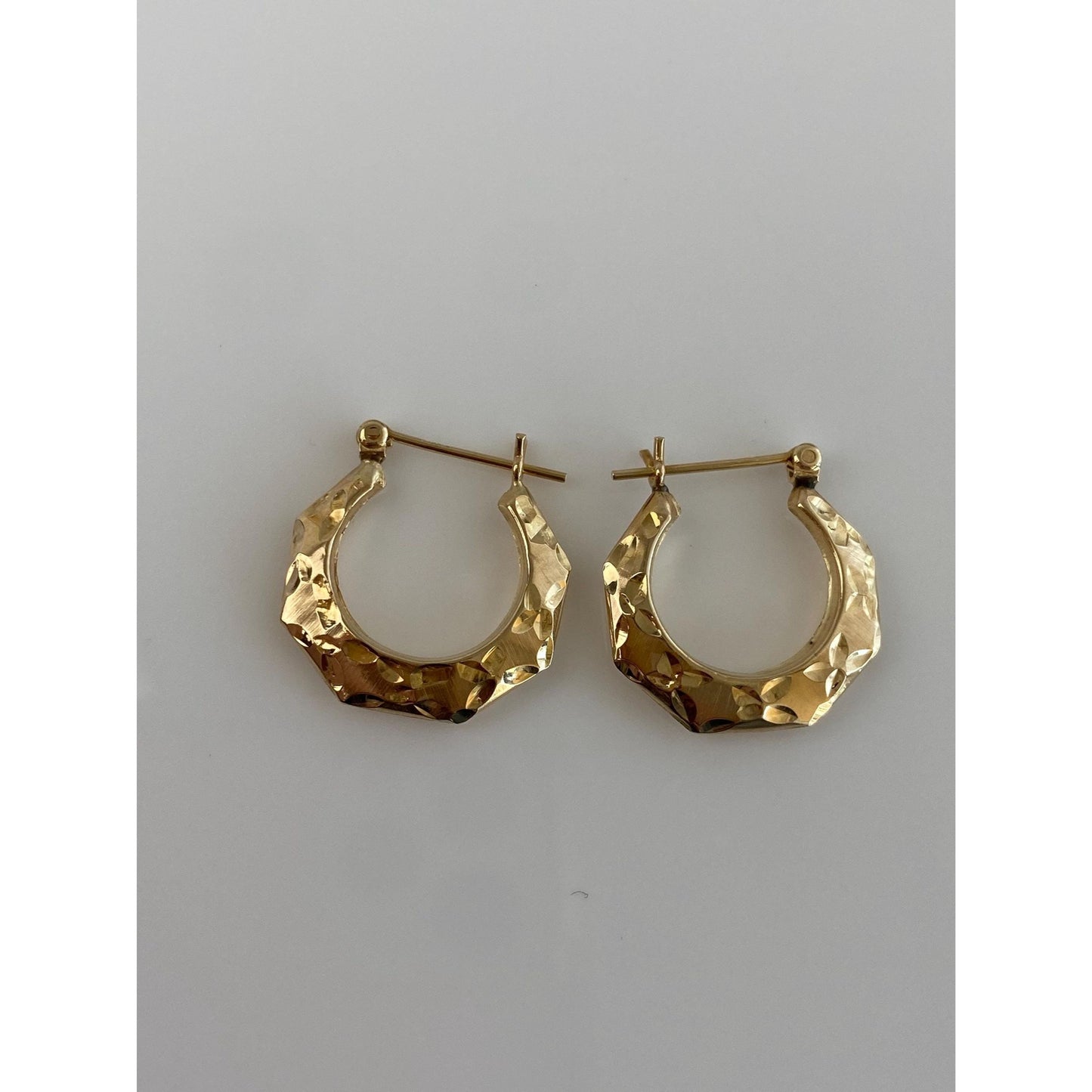 Vintage 14k Yellow Gold Diamond Cut Pattern Hoop Earrings