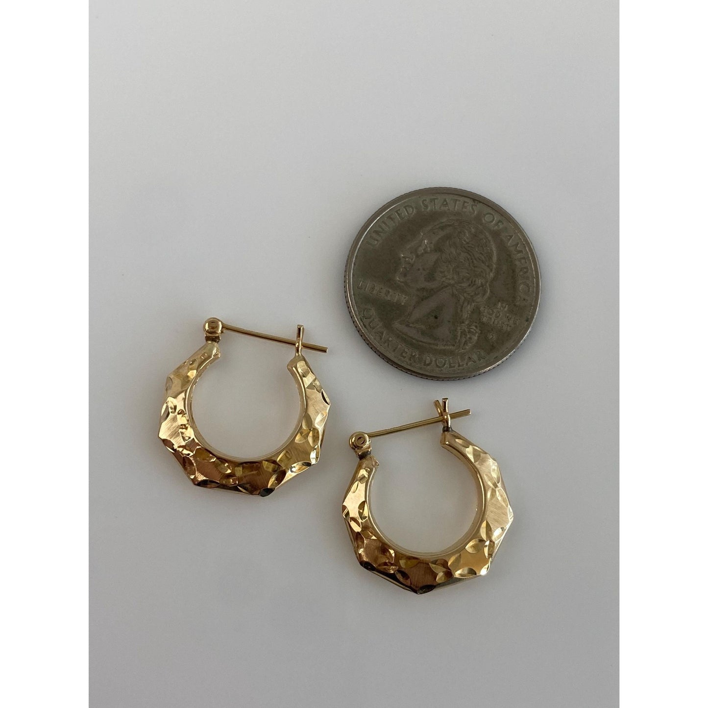 Vintage 14k Yellow Gold Diamond Cut Pattern Hoop Earrings