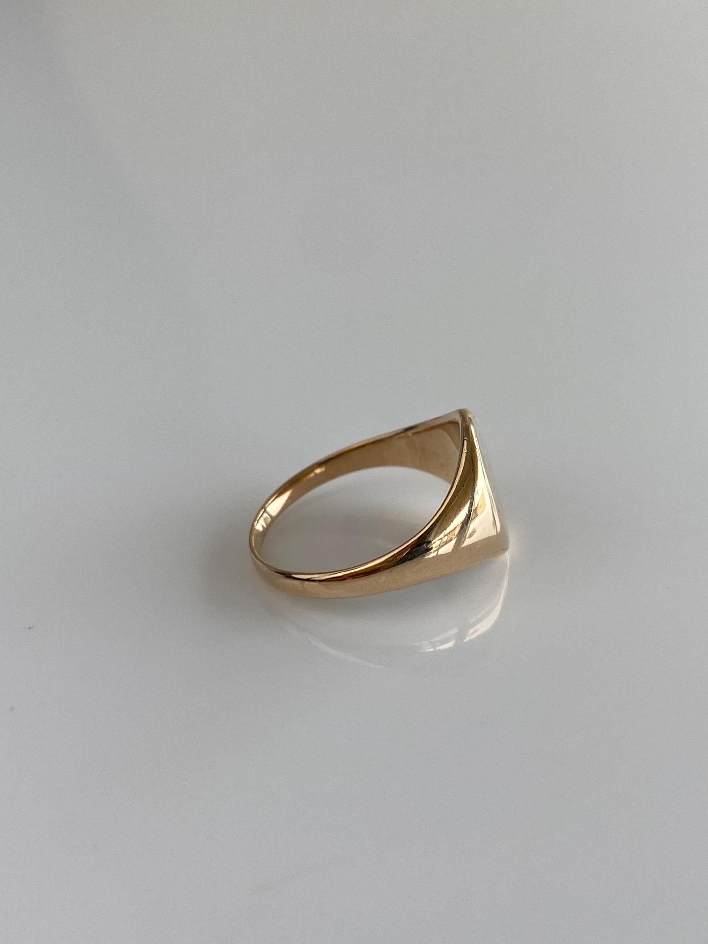 Vintage Solid 10k Yellow Gold Signet Ring - Size 4.75