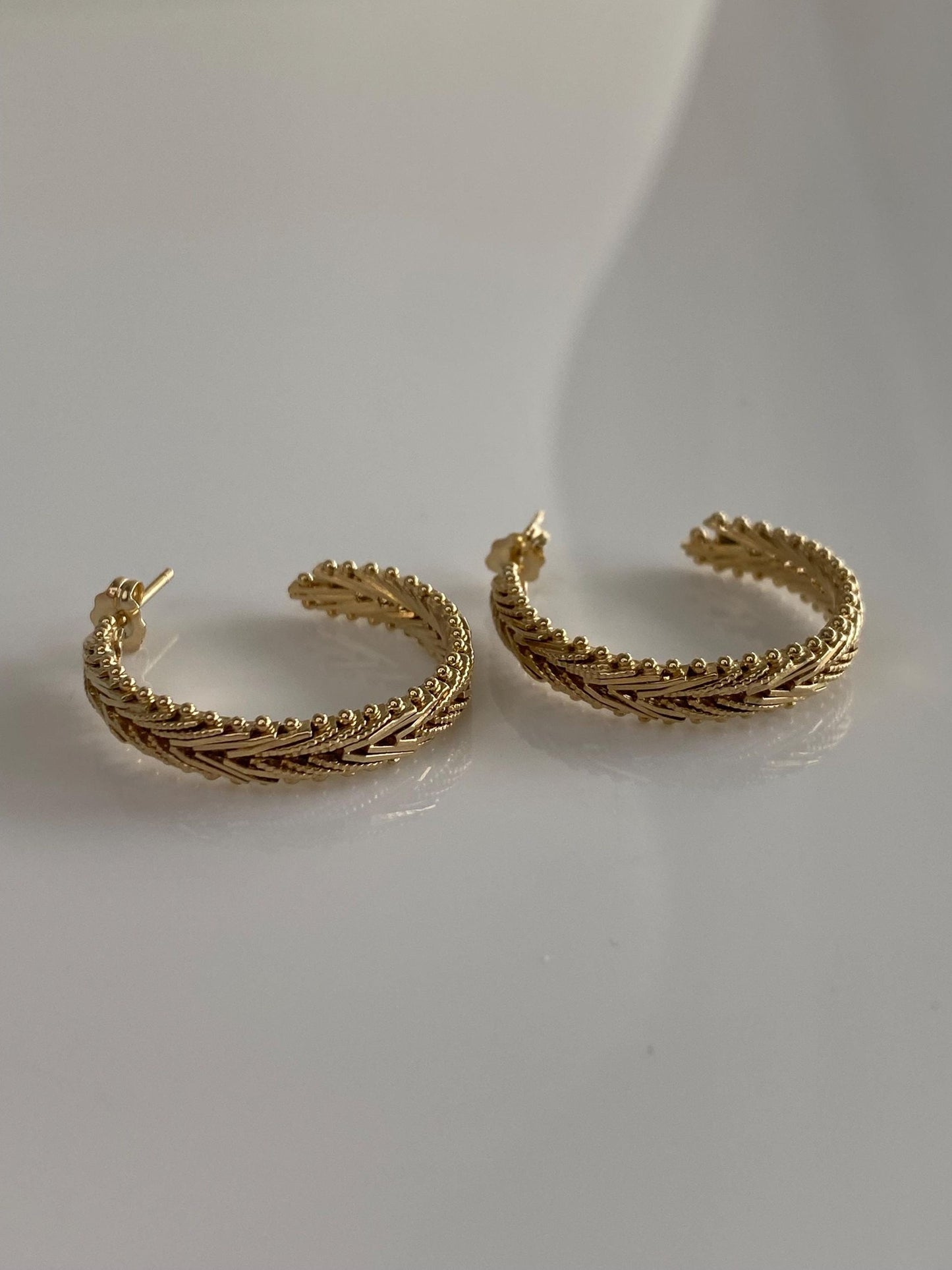 Vintage Solid 14k Yellow Gold Chain Mesh Hoop Earrings
