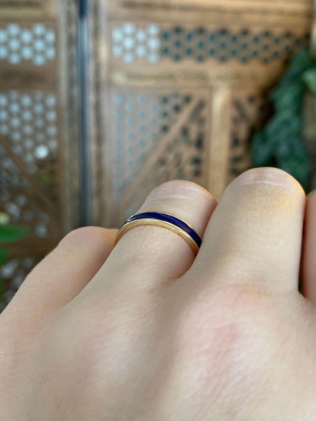 Vintage Solid 18k Yellow Gold Blue Enamel Inlay Ring Band - Size 6.5