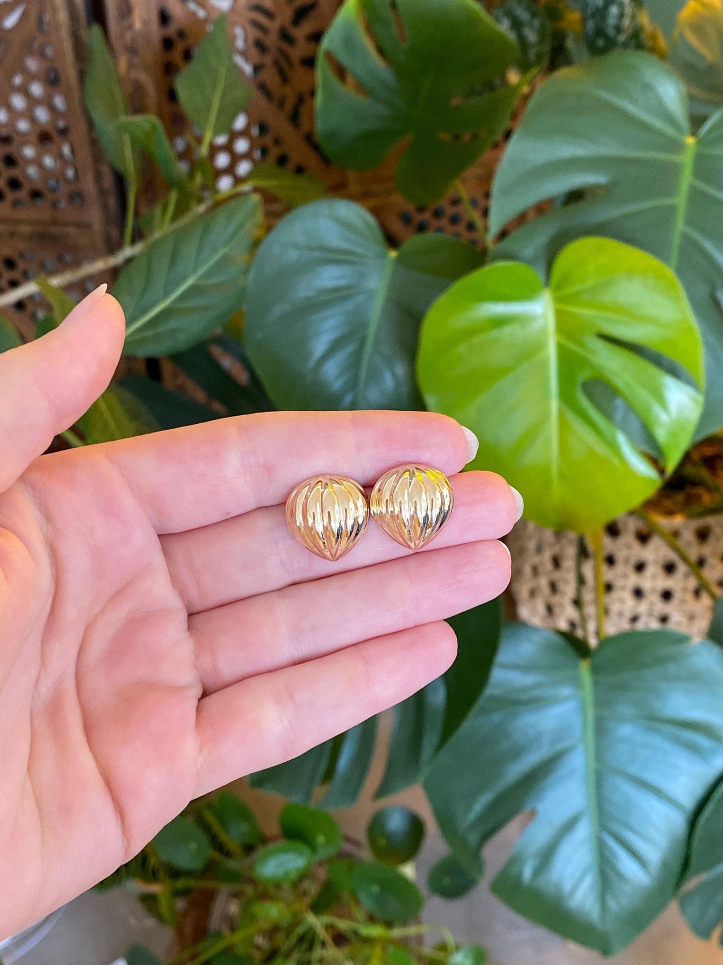 Vintage 14k Yellow Gold Fluted Domed Stud Earrings