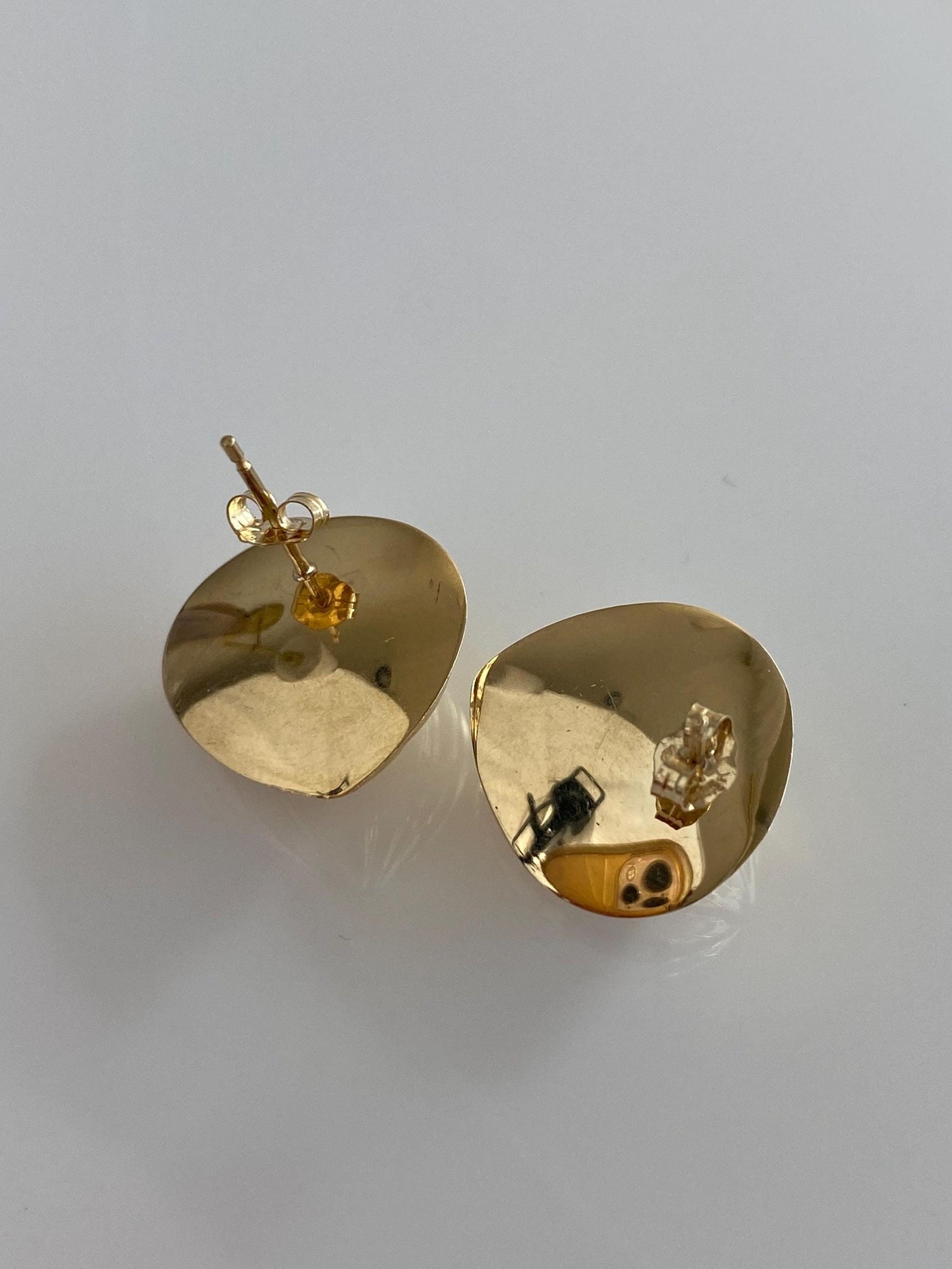 Vintage 14k Yellow Gold Fluted Domed Stud Earrings