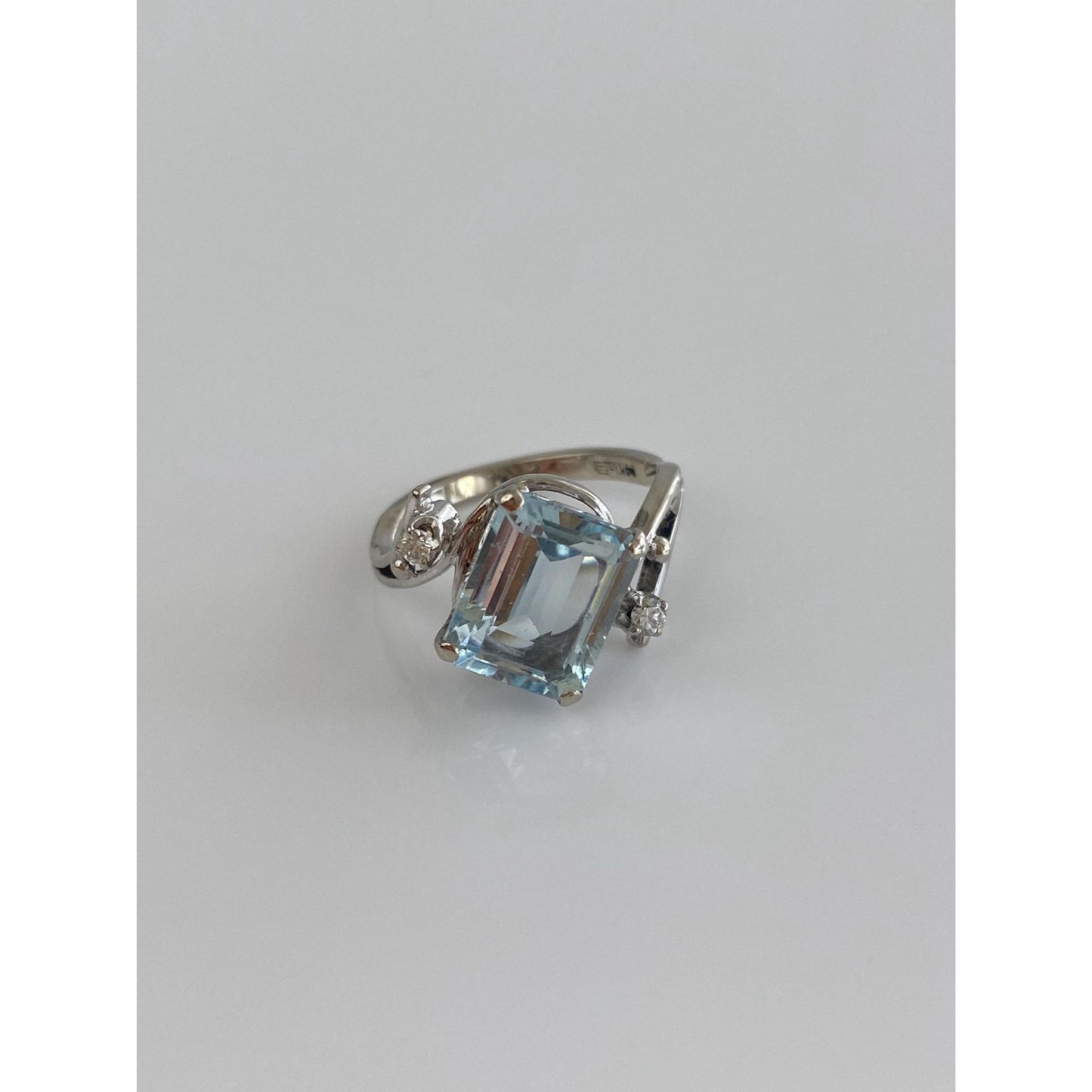 Vintage Solid 14k White Gold Diamond Aquamarine Ring - Size 4.25