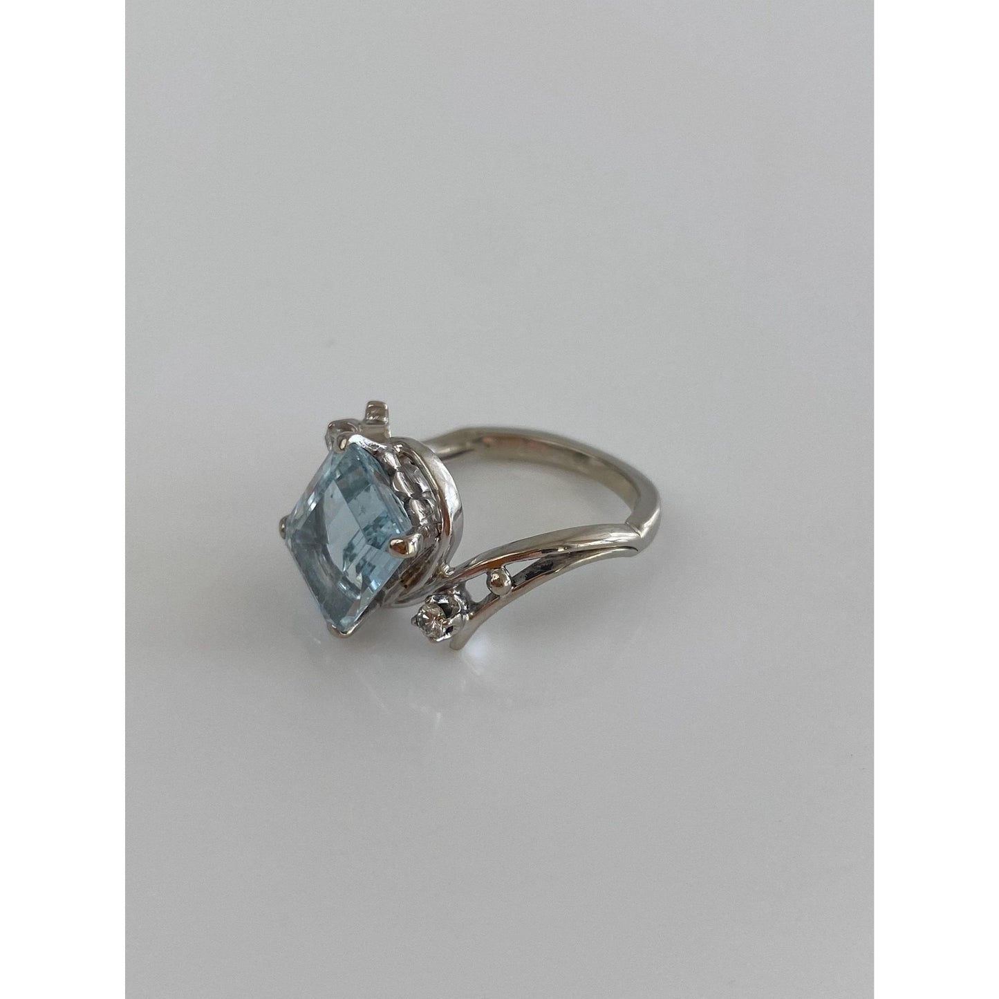 Vintage Solid 14k White Gold Diamond Aquamarine Ring - Size 4.25