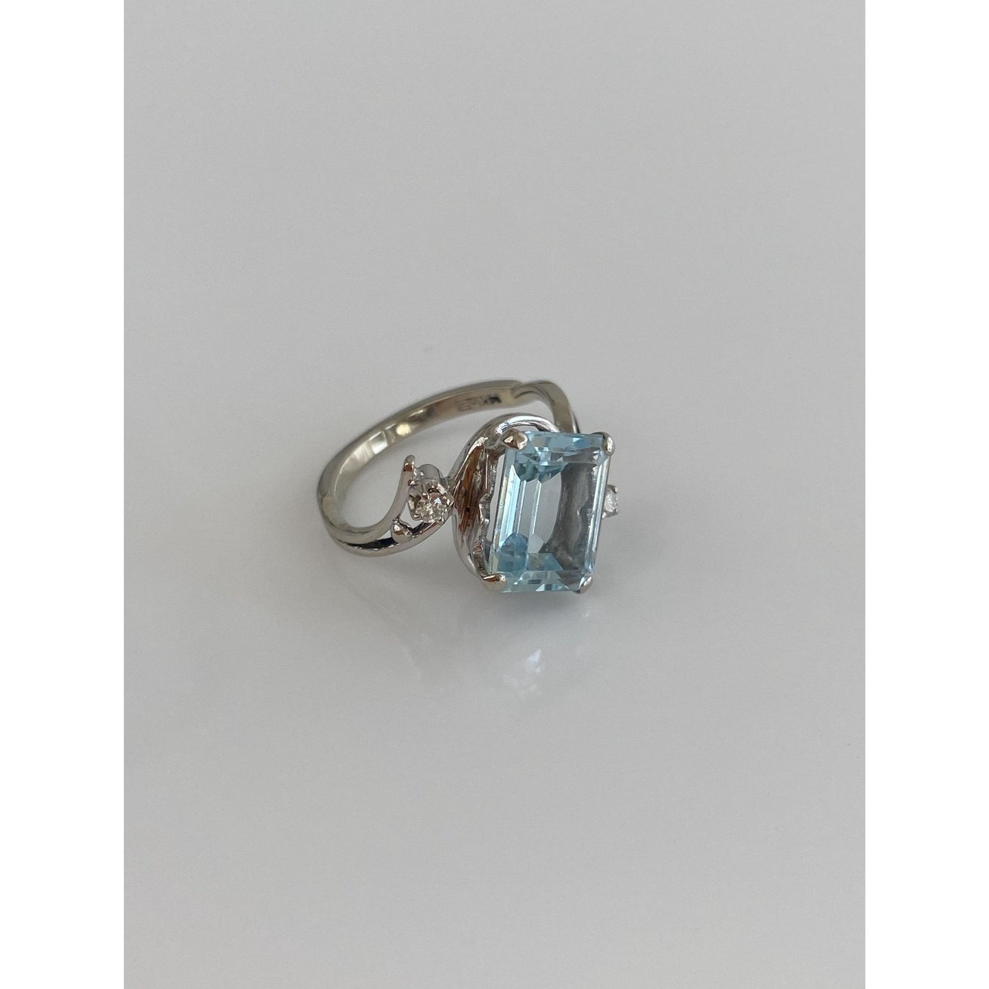 Vintage Solid 14k White Gold Diamond Aquamarine Ring - Size 4.25