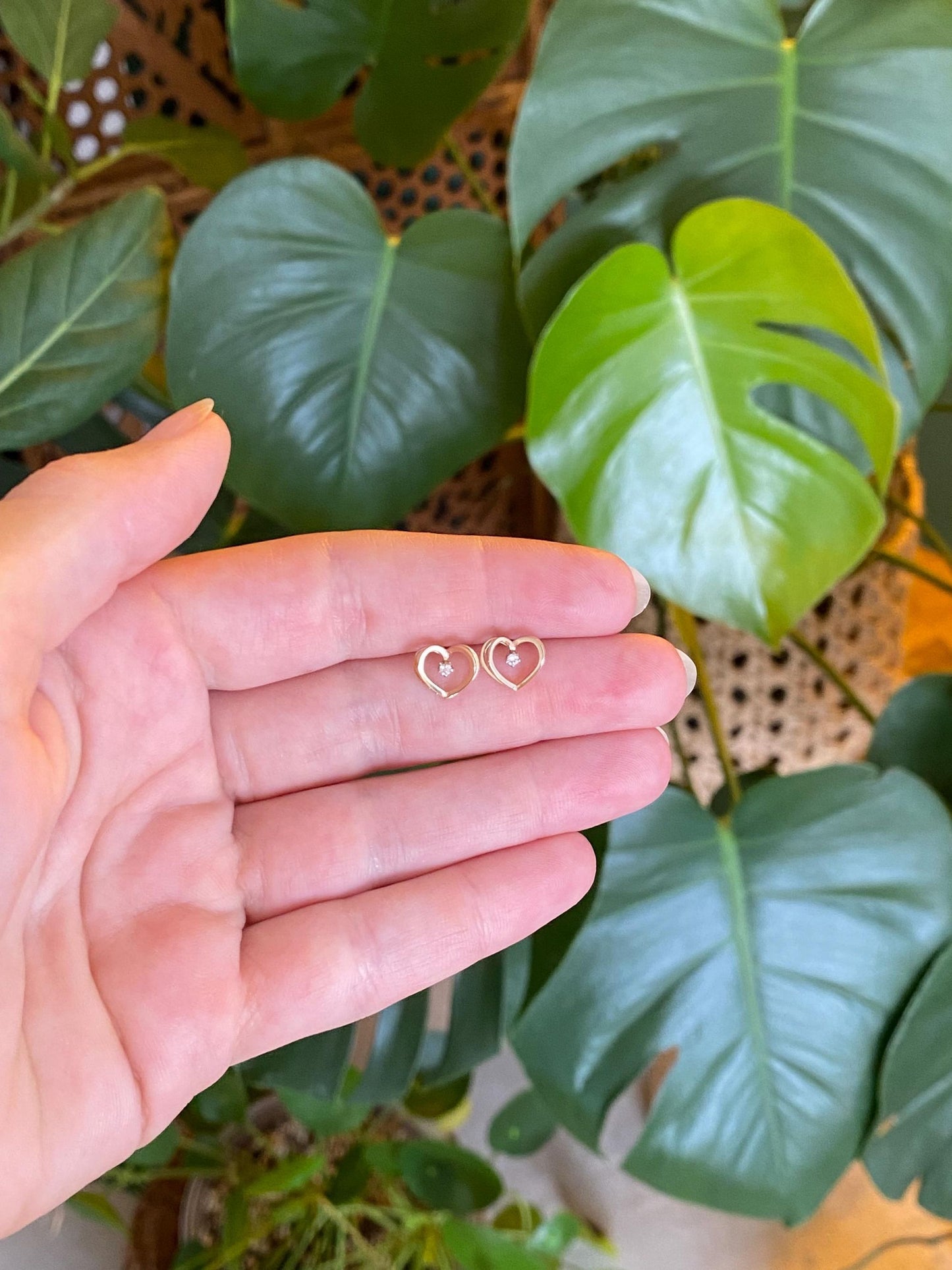 Vintage Solid 14k Yellow Gold Diamond Open Heart Stud Earrings