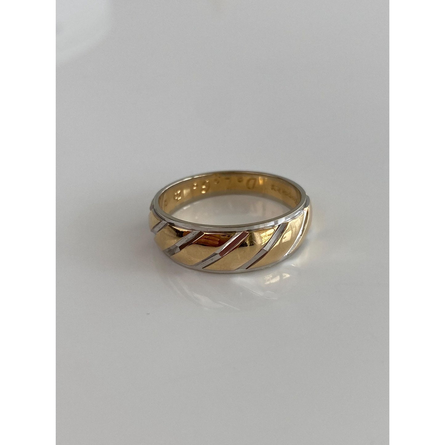 Vintage Solid 14k White & Yellow Gold Diamond Cut Lined Ring Band - Size 10