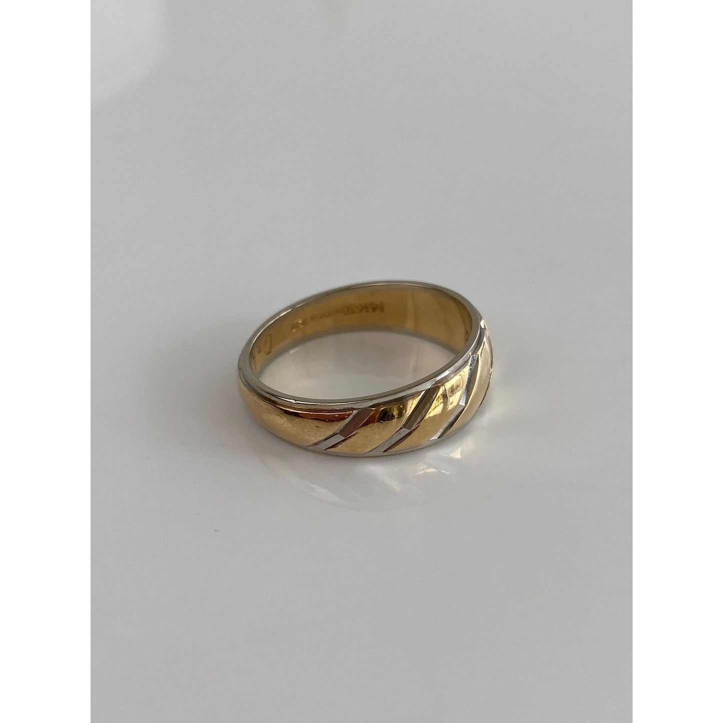 Vintage Solid 14k White & Yellow Gold Diamond Cut Lined Ring Band - Size 10