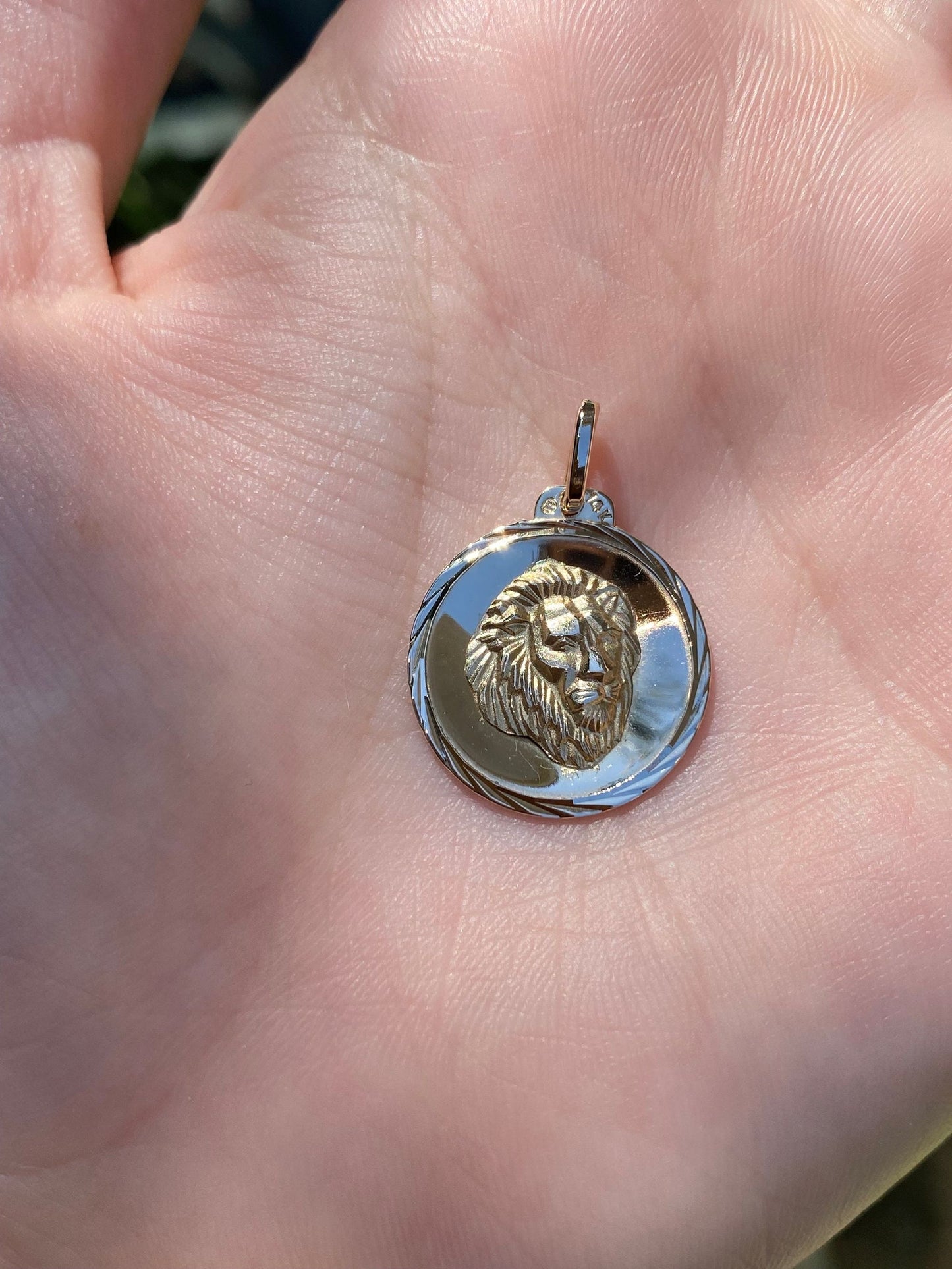 Vintage Solid 14k Yellow Gold Large Leo Zodiac Charm