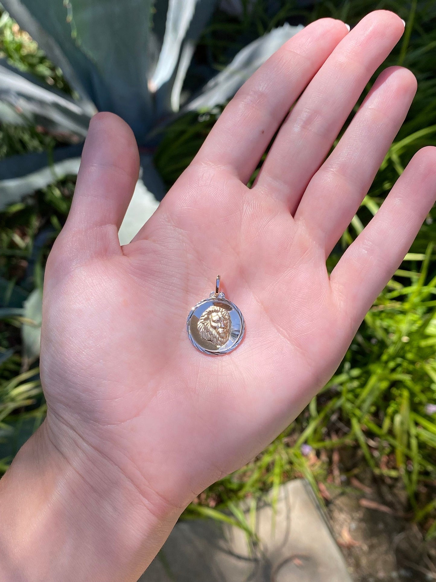Vintage Solid 14k Yellow Gold Large Leo Zodiac Charm