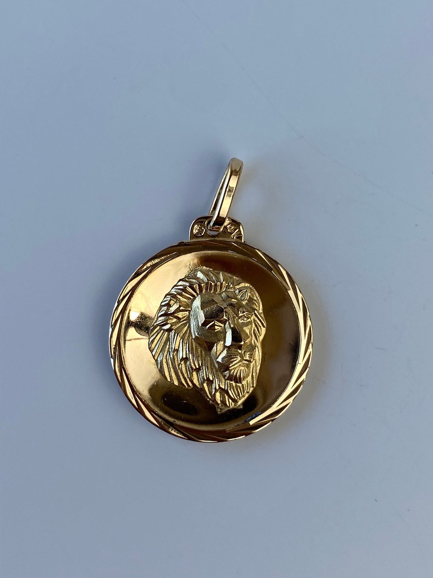 Vintage Solid 14k Yellow Gold Large Leo Zodiac Charm