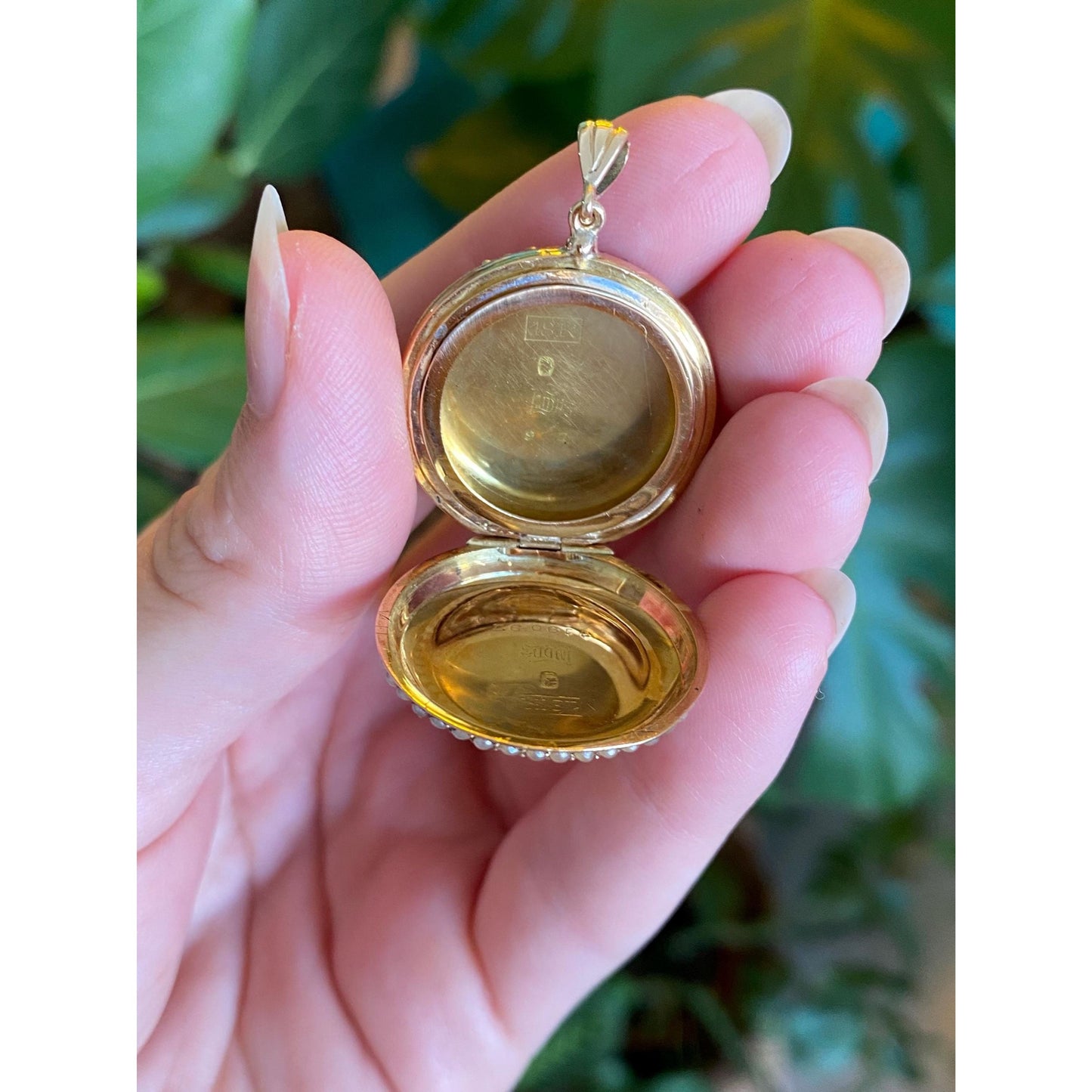 Vintage Solid 18k Yellow Gold Enamel Lady Birds Seed Pearls Pocket Watch Locket Charm