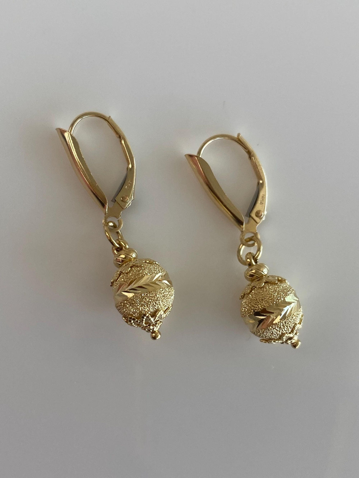 Vintage 14k & 18k Yellow Gold Diamond Cut Sparkly Ball Dangle Earrings