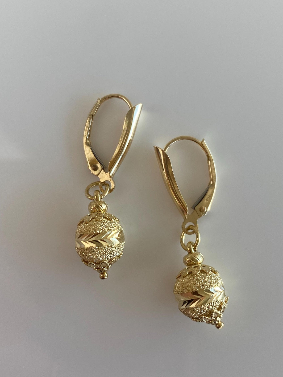 Vintage 14k & 18k Yellow Gold Diamond Cut Sparkly Ball Dangle Earrings