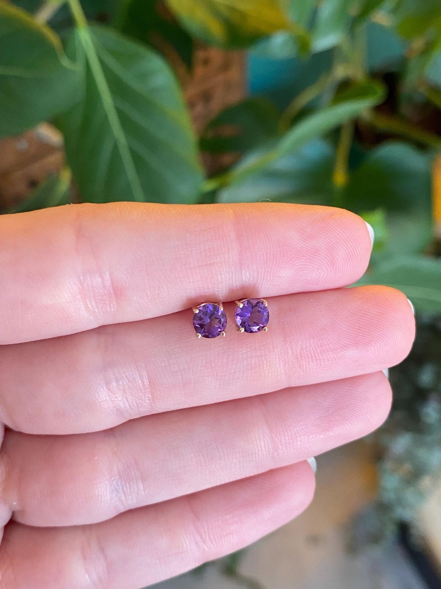 Vintage Solid 14k Yellow Gold Amethyst Stud Earrings