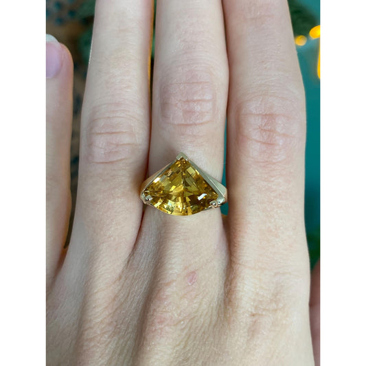 Vintage Solid 14k Yellow Gold Citrine Triangle Ring - Size 5.5