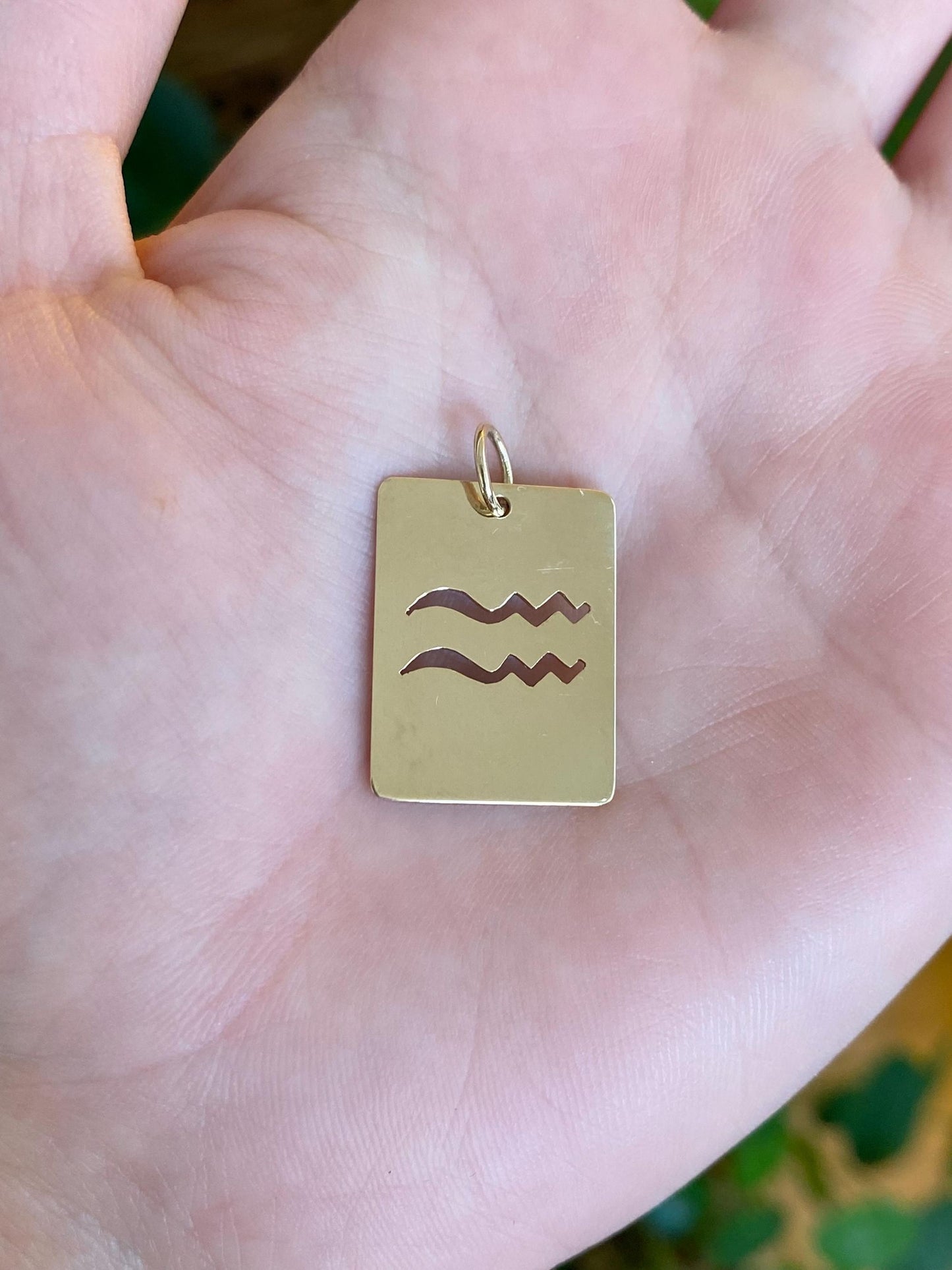 Vintage Solid 14k Yellow Gold Waves Aquarius Charm