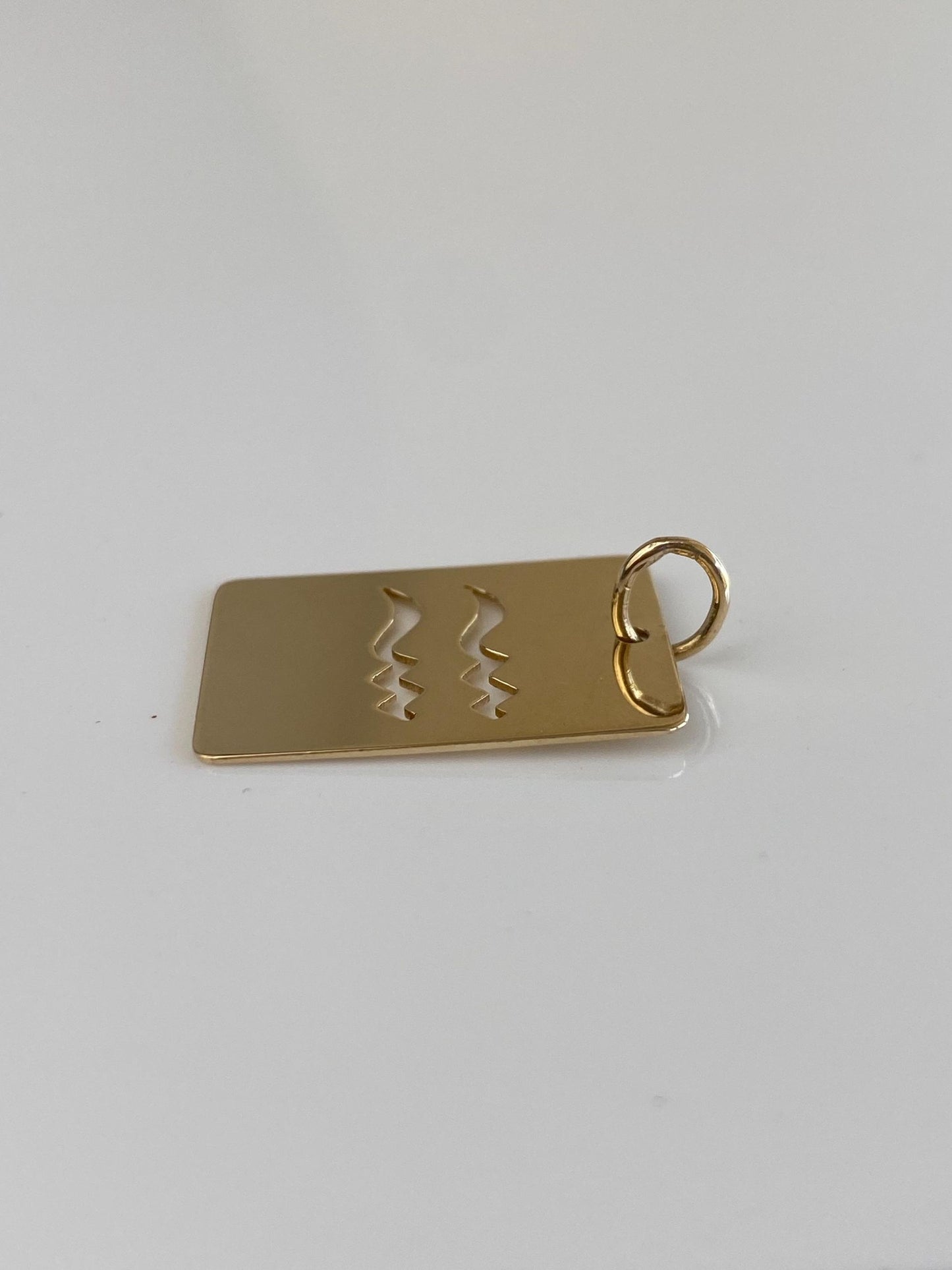 Vintage Solid 14k Yellow Gold Waves Aquarius Charm