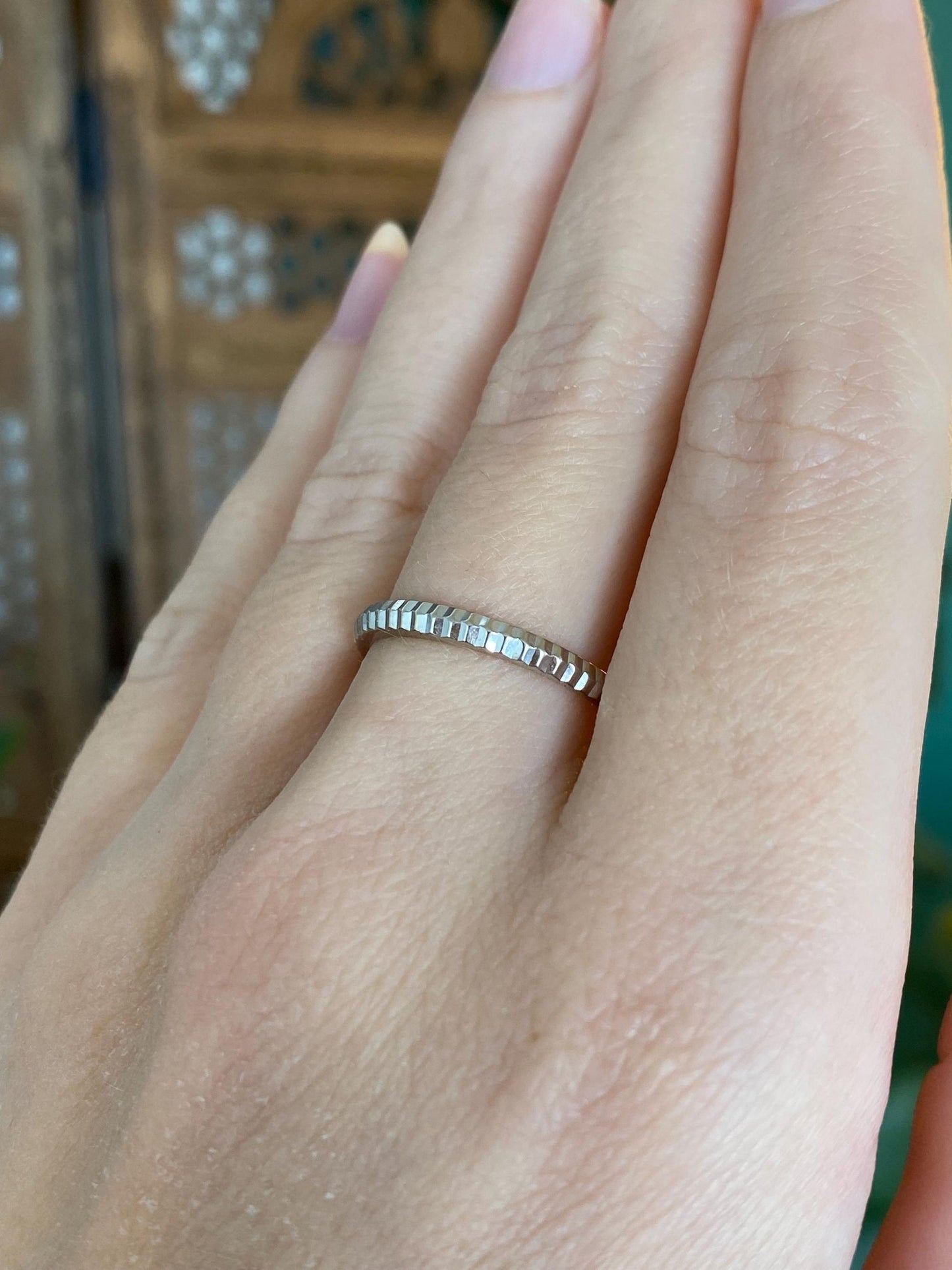 Vintage Solid 14k White Gold Diamond Cut Ring Band - Size 8.25