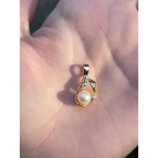 Solid 14k Yellow Gold Pearl Cubic Zirconia Leaf Charm