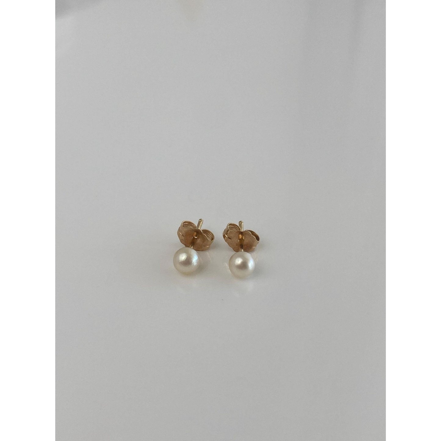 Vintage Solid 14k Yellow Gold Little Pearl Stud Earrings