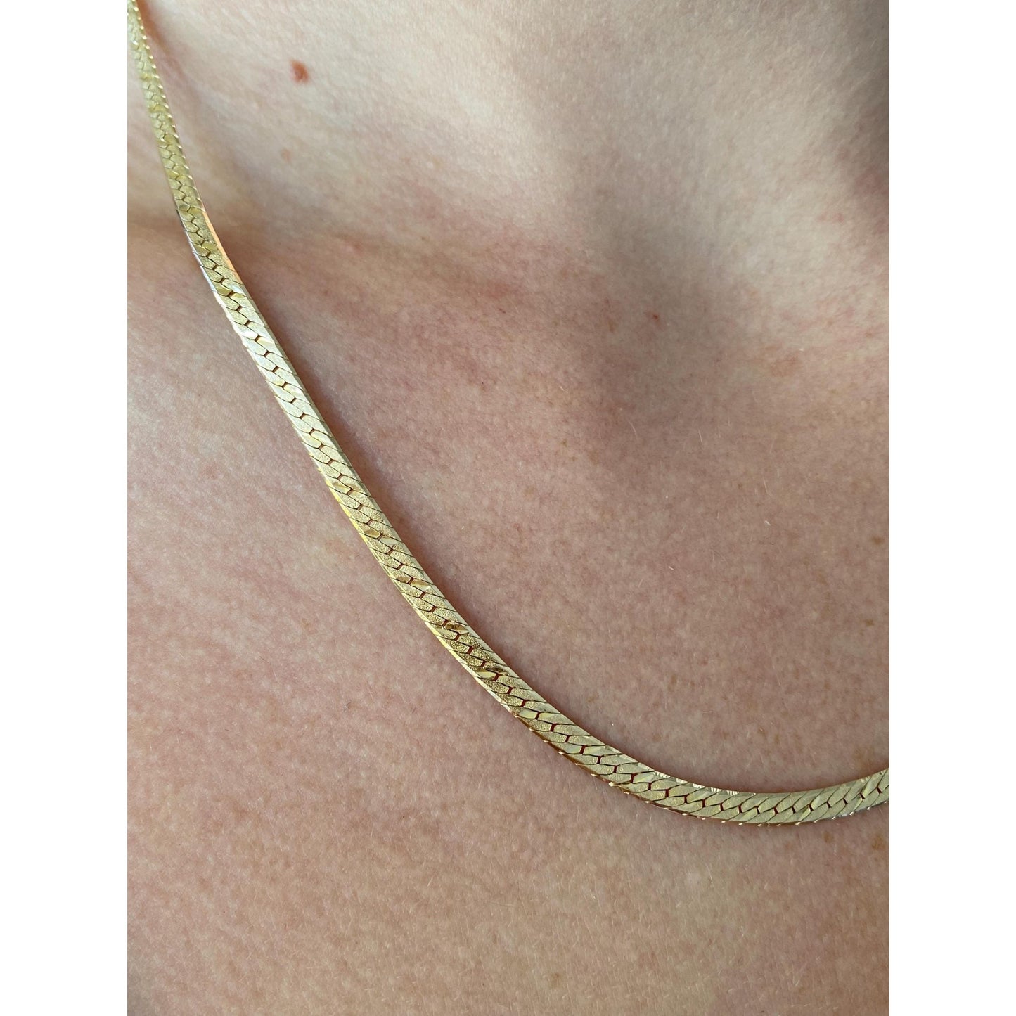 Vintage Solid 14k Yellow Gold Diamond Cut Pattern Herringbone Chain Necklace - 18.75 inches
