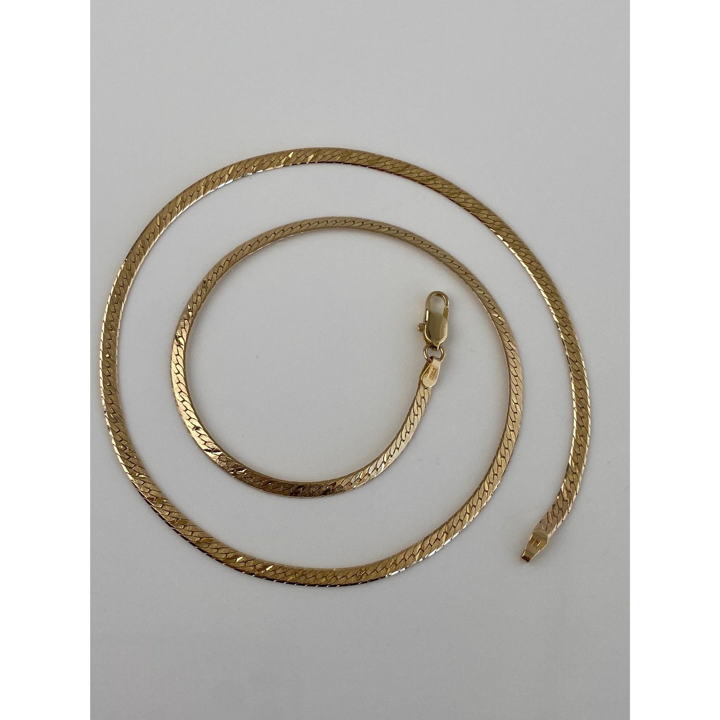 Vintage Solid 14k Yellow Gold Diamond Cut Pattern Herringbone Chain Necklace - 18.75 inches