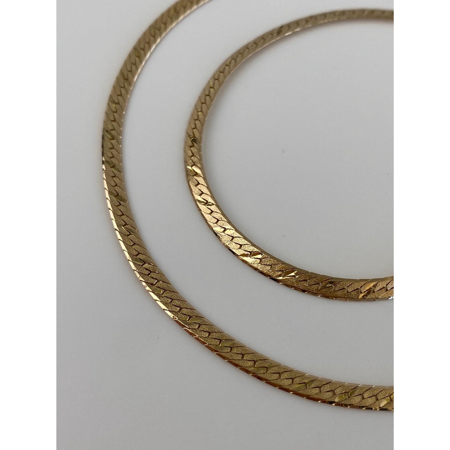 Vintage Solid 14k Yellow Gold Diamond Cut Pattern Herringbone Chain Necklace - 18.75 inches