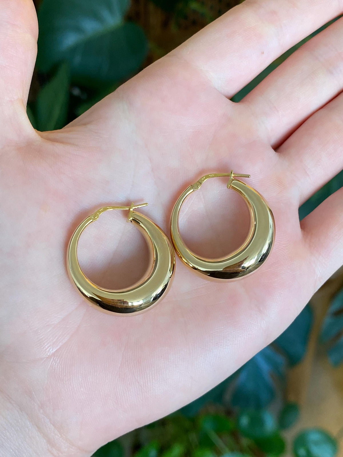 18k Yellow Gold Chunky Tapered Hoop Earrings
