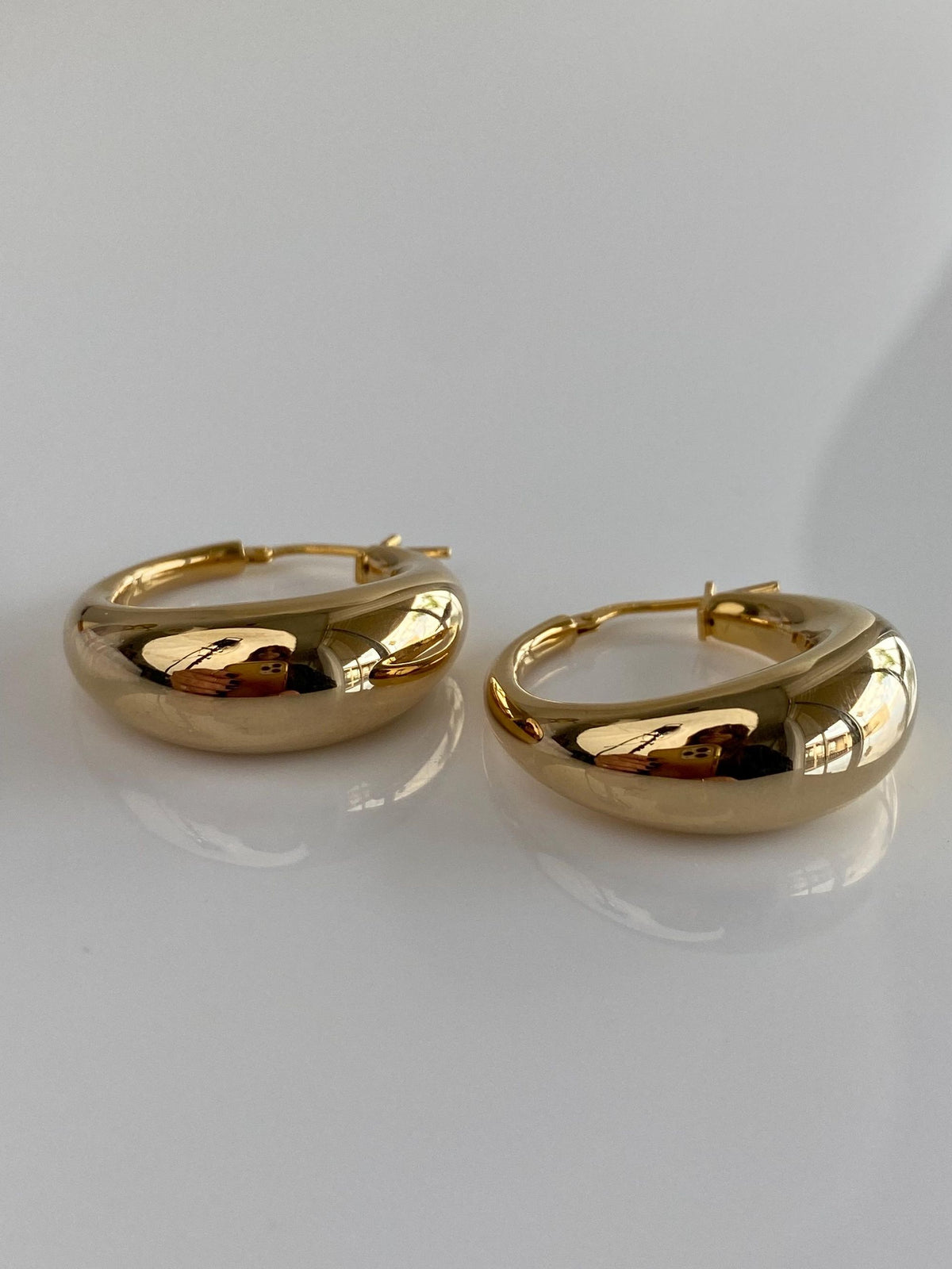 18k Yellow Gold Chunky Tapered Hoop Earrings