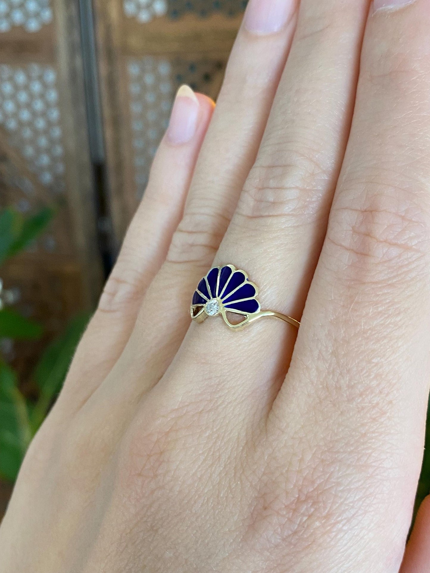 Vintage Solid 14k Yellow Gold Blue Enamel Diamond Fan Ring - Size 6.25