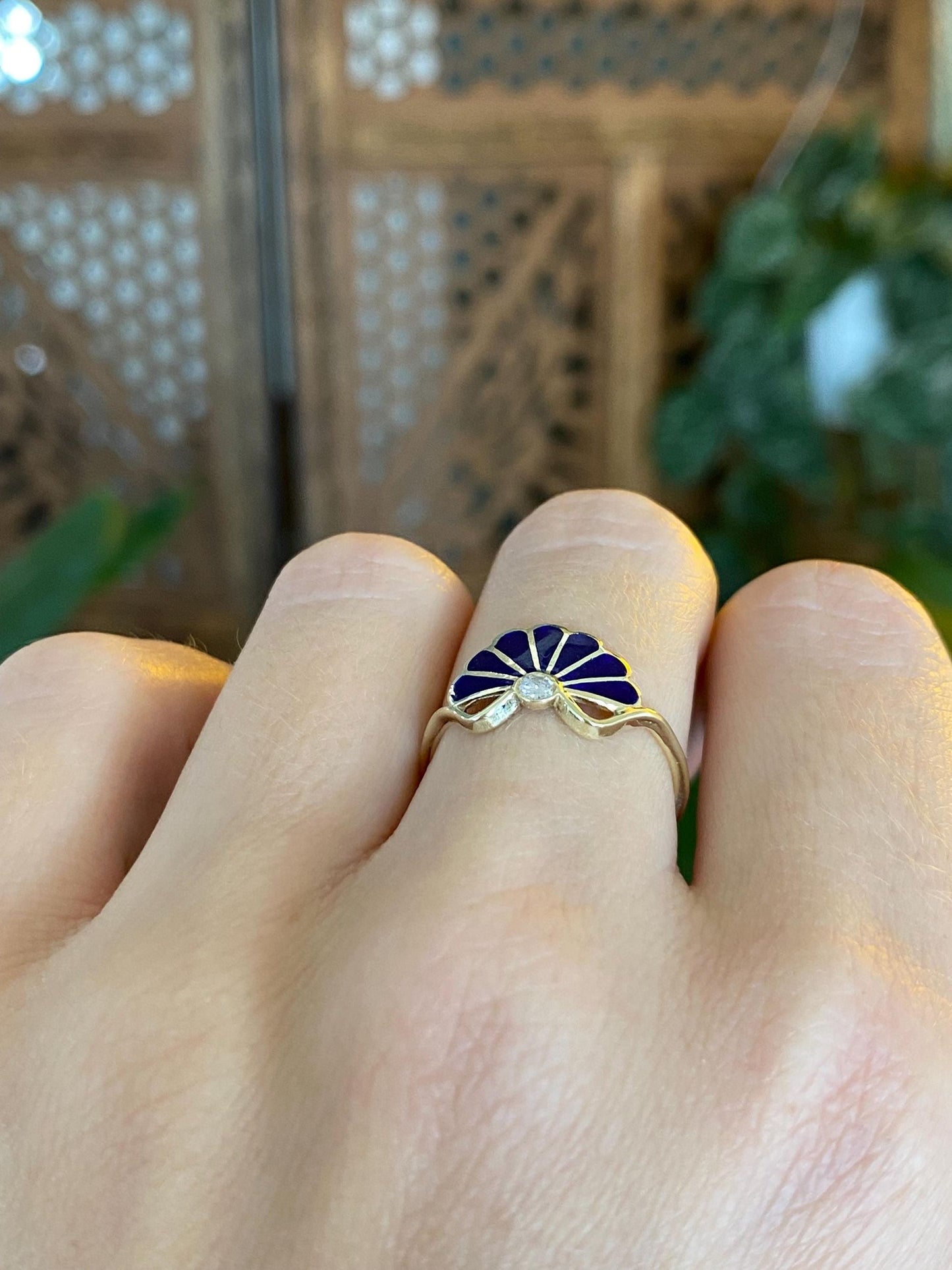 Vintage Solid 14k Yellow Gold Blue Enamel Diamond Fan Ring - Size 6.25