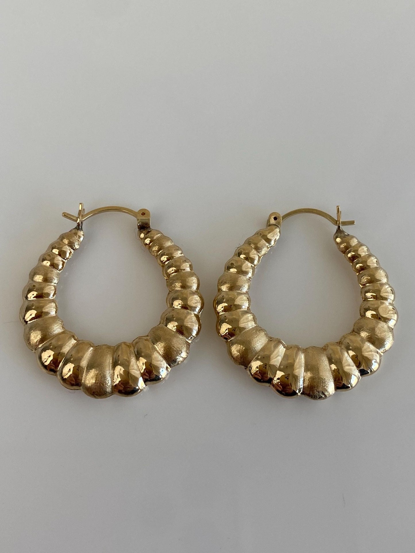 Vintage 14k Yellow Gold Scalloped Hoop Earrings