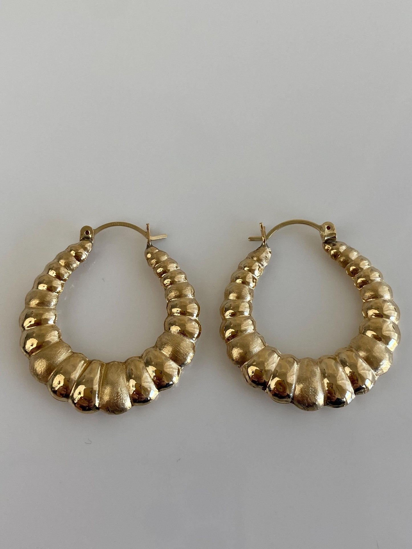Vintage 14k Yellow Gold Scalloped Hoop Earrings