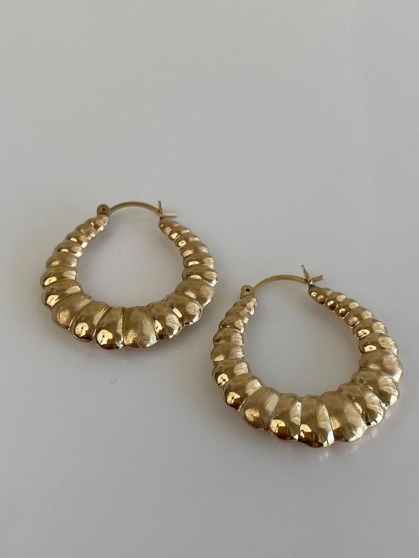 Vintage 14k Yellow Gold Scalloped Hoop Earrings