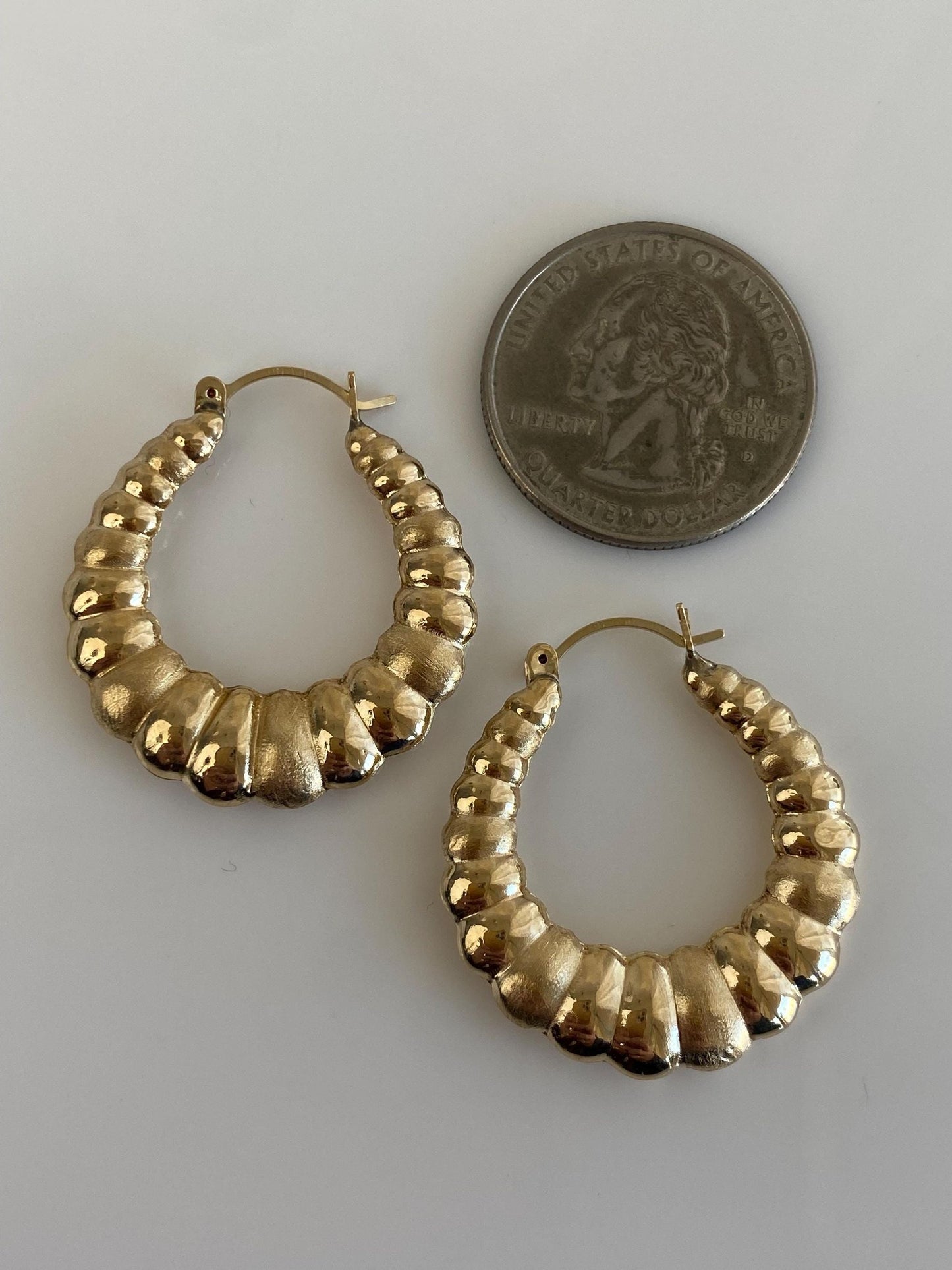Vintage 14k Yellow Gold Scalloped Hoop Earrings