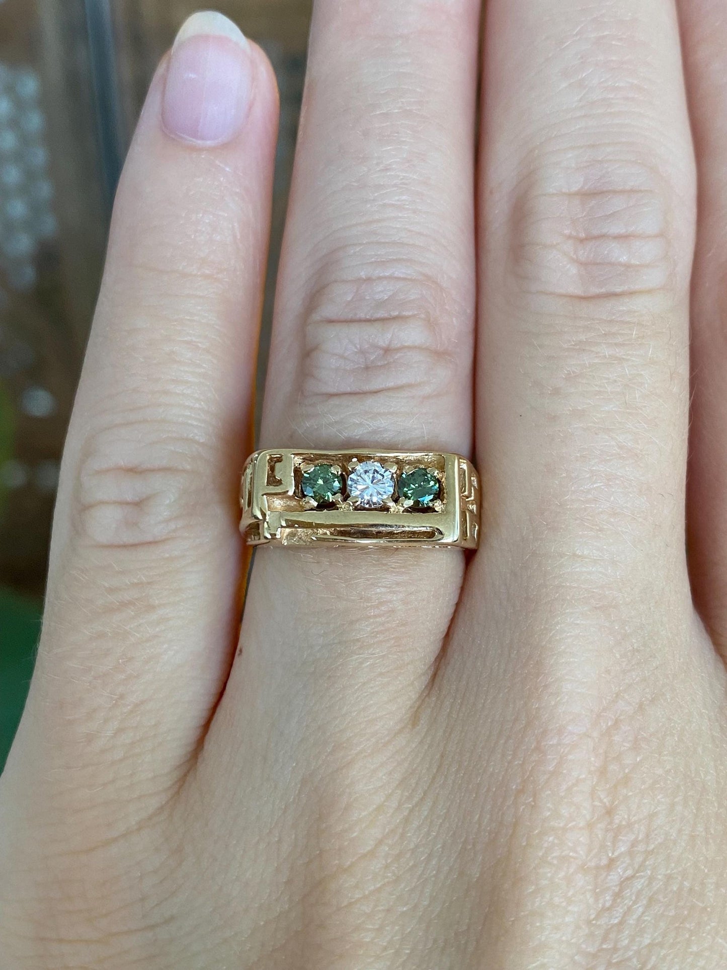 Vintage Solid 14k Yellow Gold Clear & Green Diamond Ring Band - Size 5.5