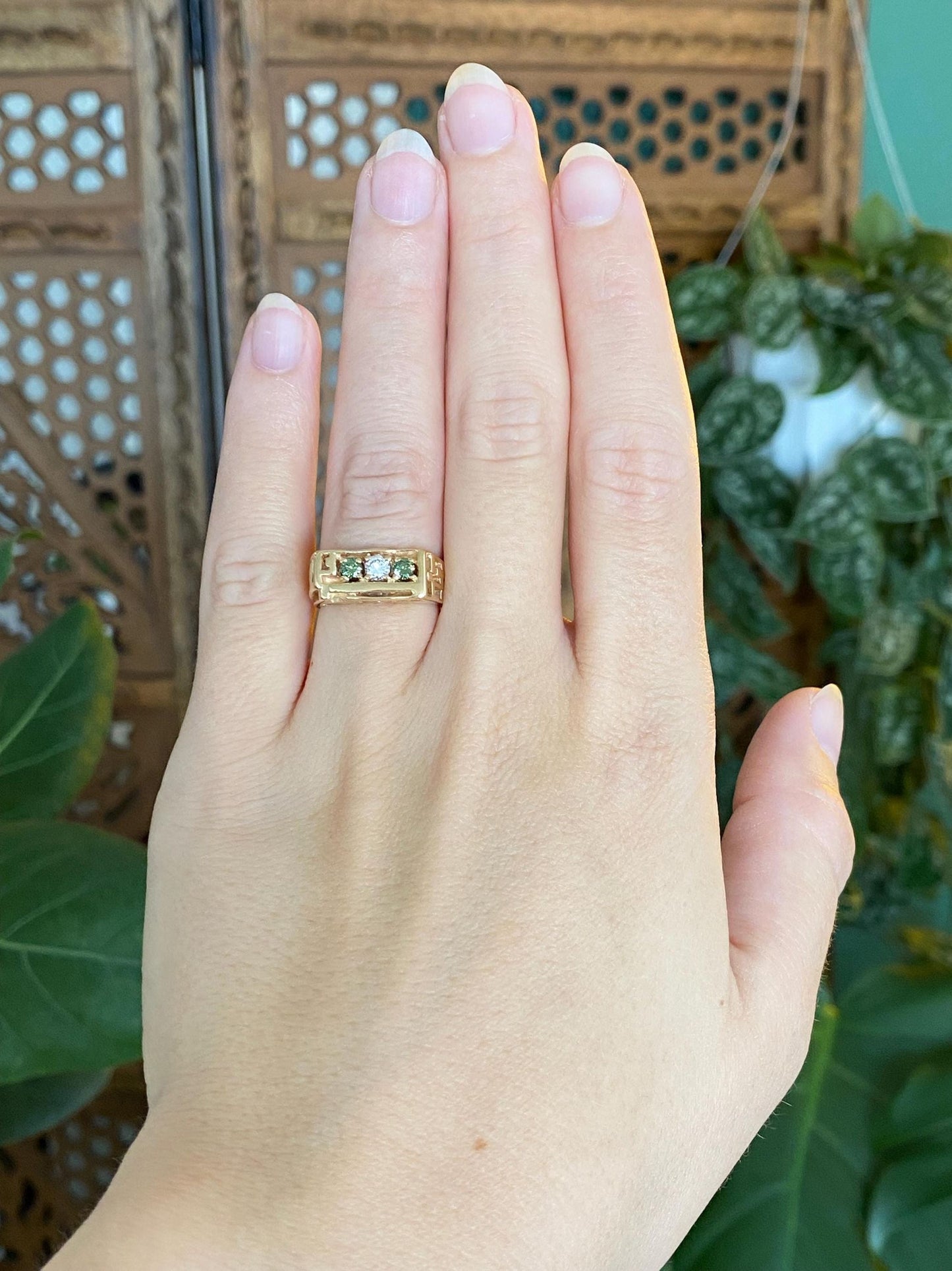 Vintage Solid 14k Yellow Gold Clear & Green Diamond Ring Band - Size 5.5