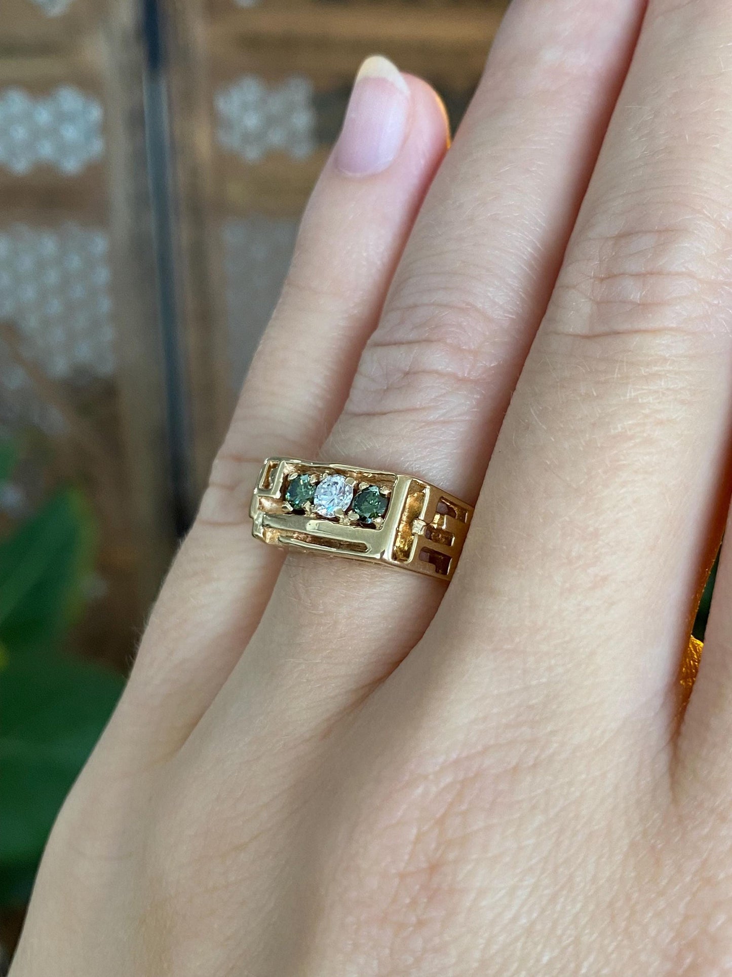 Vintage Solid 14k Yellow Gold Clear & Green Diamond Ring Band - Size 5.5