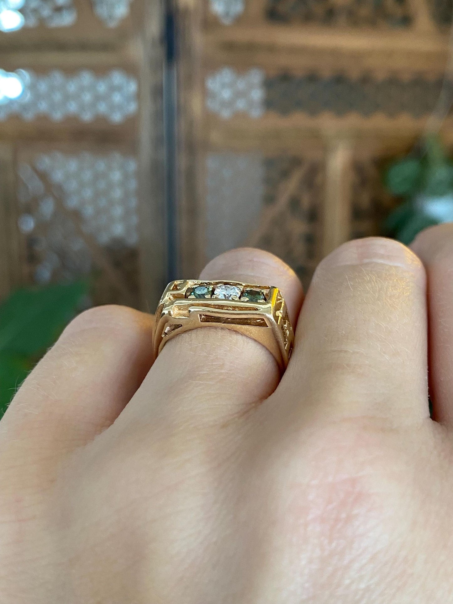 Vintage Solid 14k Yellow Gold Clear & Green Diamond Ring Band - Size 5.5