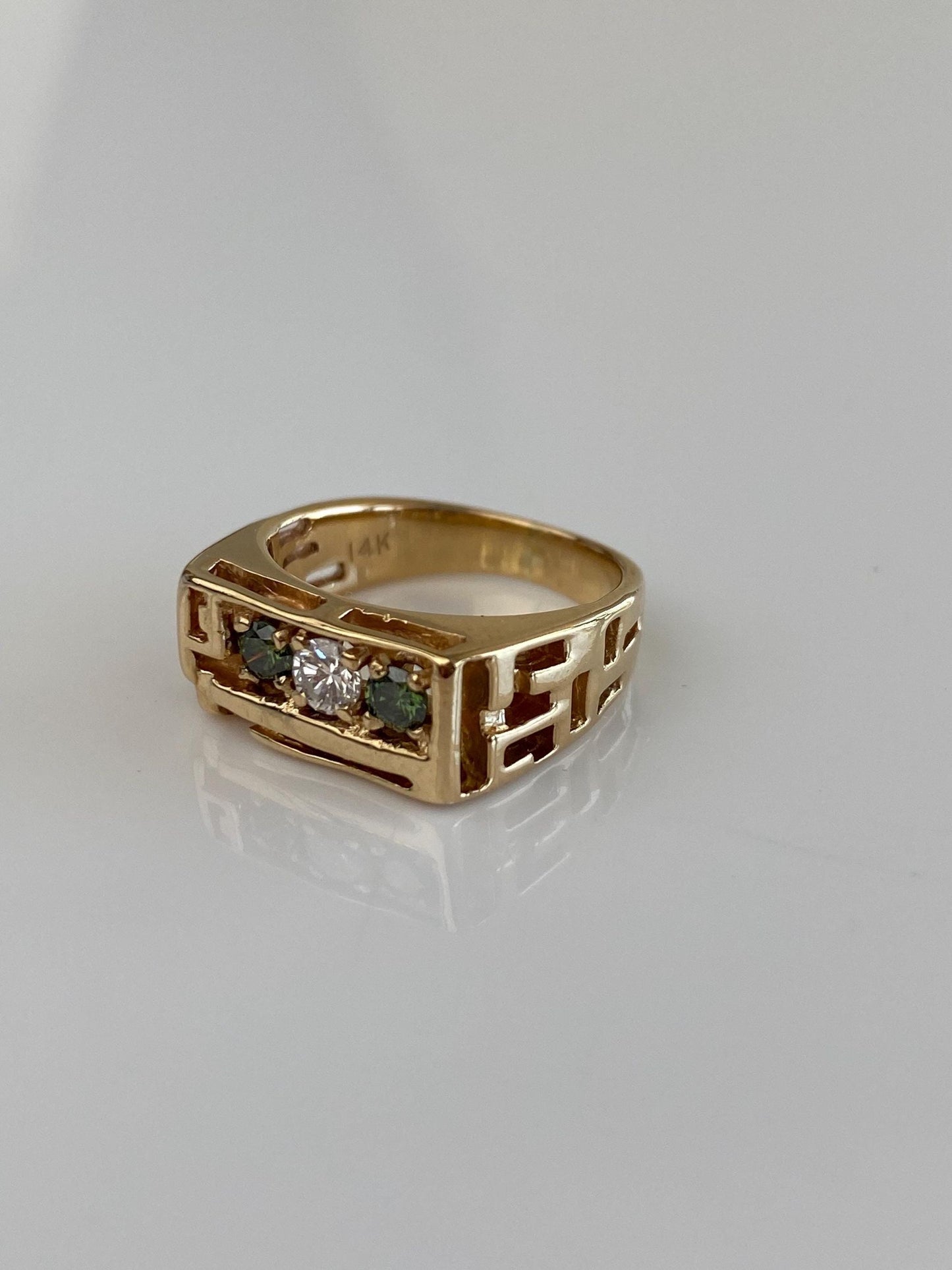 Vintage Solid 14k Yellow Gold Clear & Green Diamond Ring Band - Size 5.5