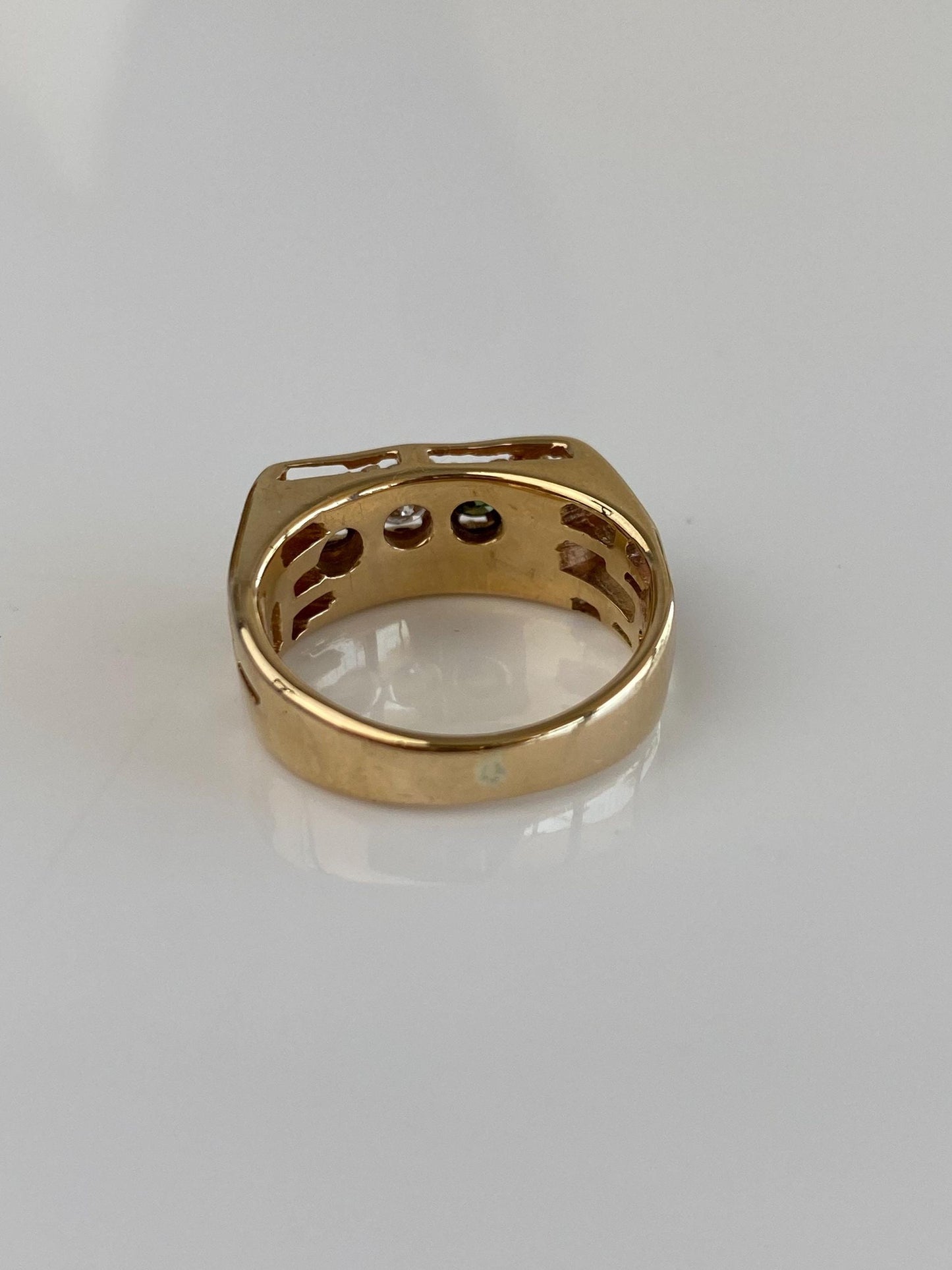 Vintage Solid 14k Yellow Gold Clear & Green Diamond Ring Band - Size 5.5