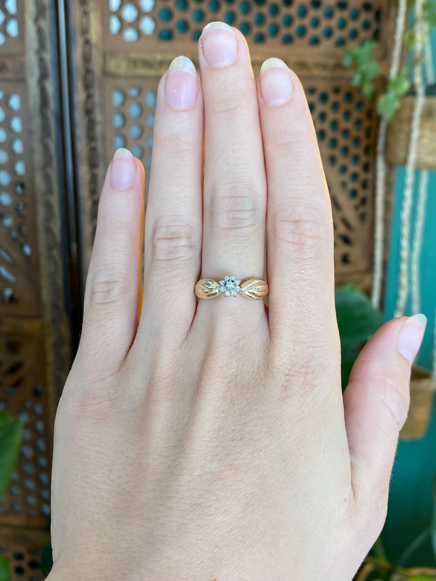 Vintage Solid 14k White & Yellow Gold Diamond Flower Ring - Size 6.75