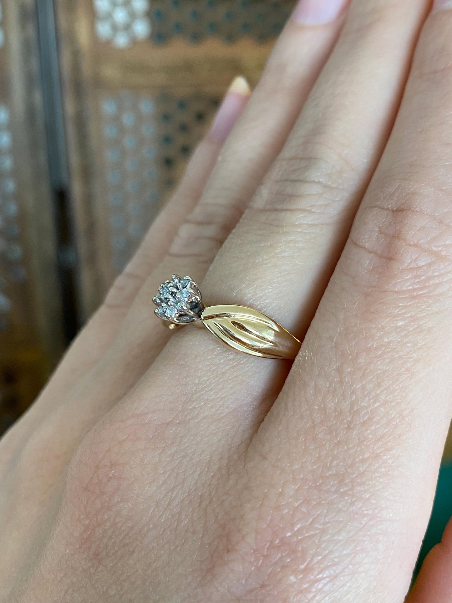 Vintage Solid 14k White & Yellow Gold Diamond Flower Ring - Size 6.75