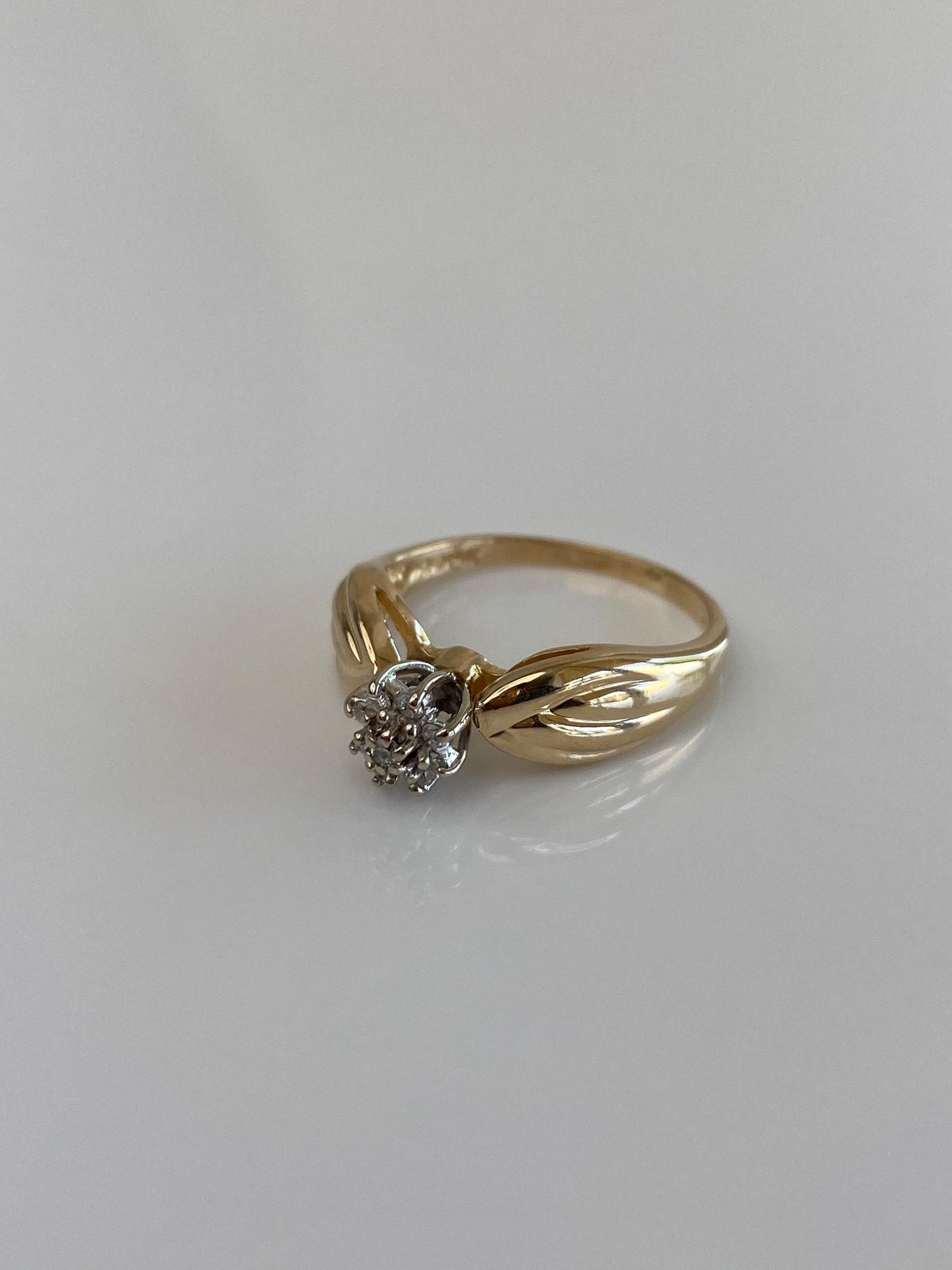 Vintage Solid 14k White & Yellow Gold Diamond Flower Ring - Size 6.75