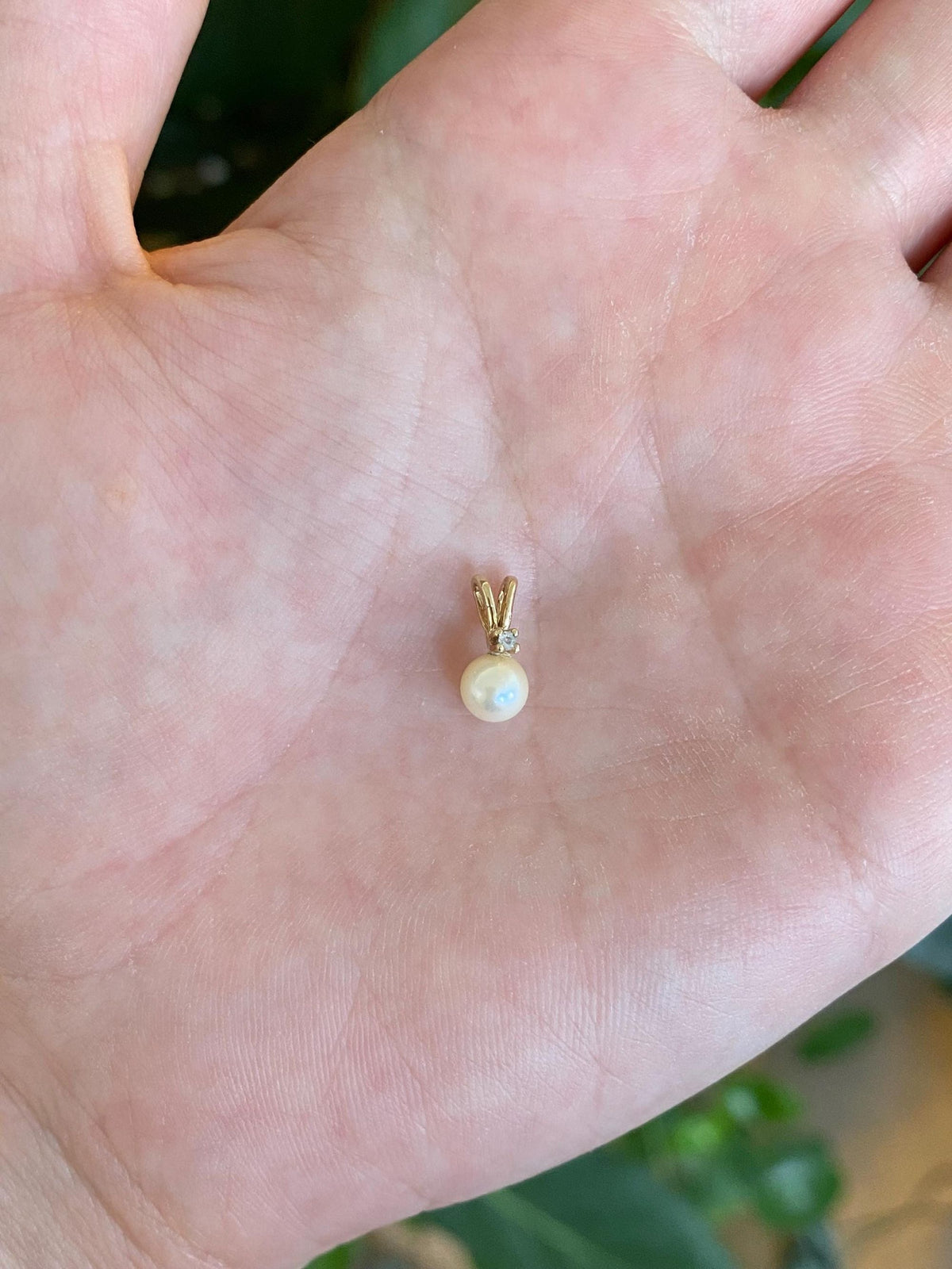 Vintage Solid 14k Yellow Gold Diamond Pearl Charm