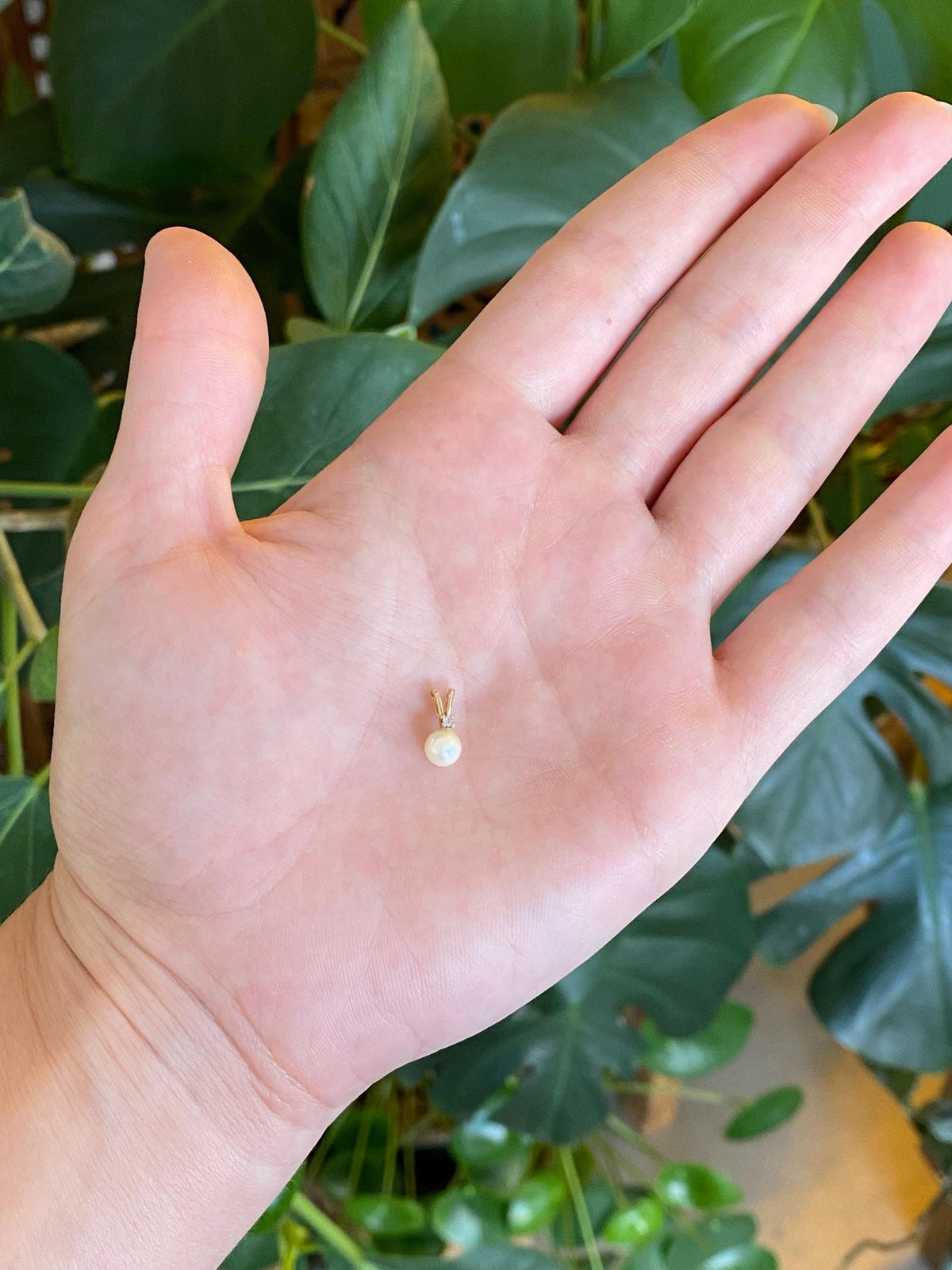 Vintage Solid 14k Yellow Gold Diamond Pearl Charm