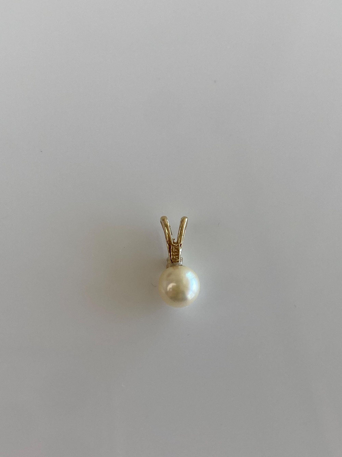 Vintage Solid 14k Yellow Gold Diamond Pearl Charm